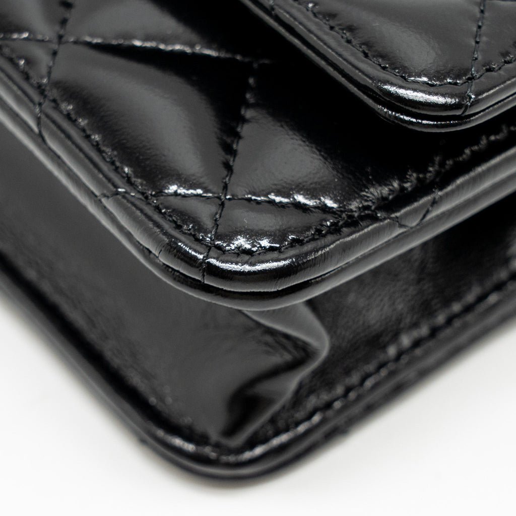 CHANEL WALLET ON CC DETAILED CHAIN SHINY LAMBSKIN BLACK GHW (MICROCHIP)