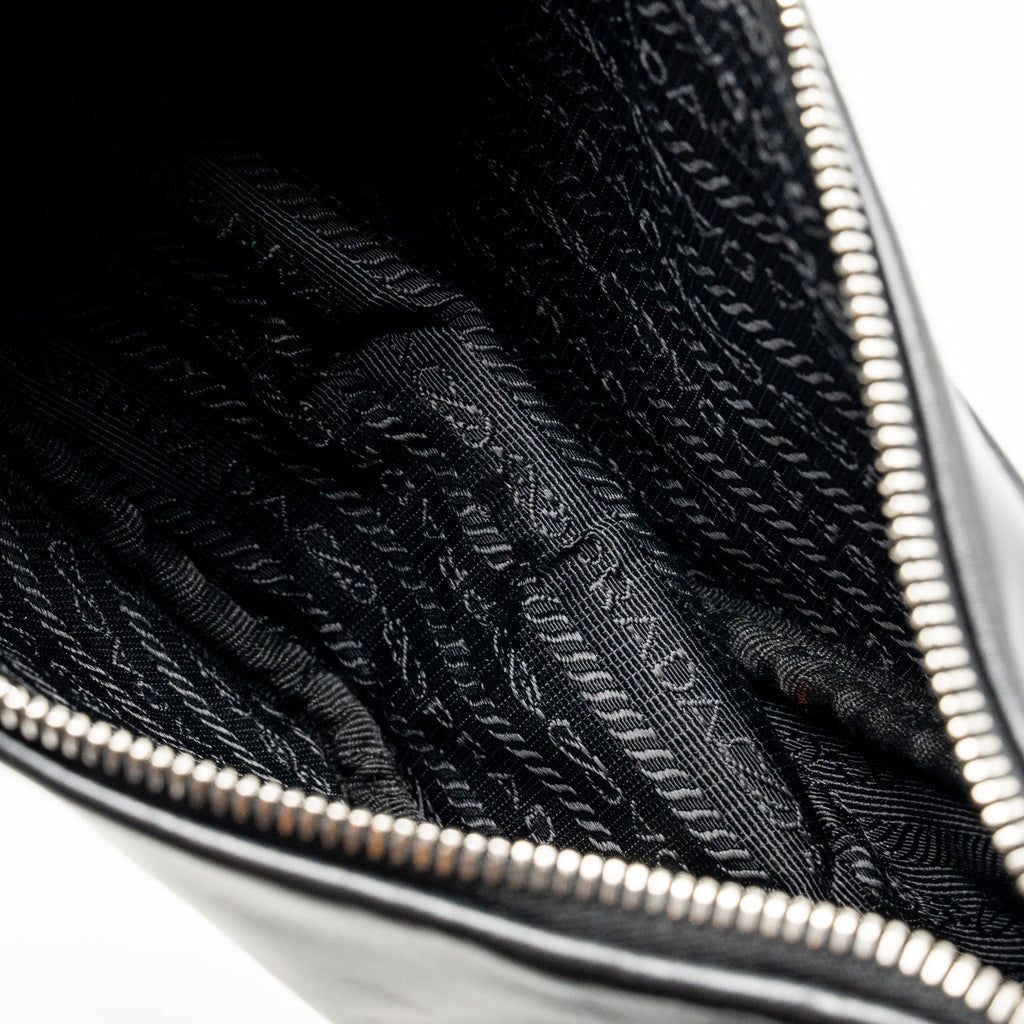 PRADA TRIANGLE SHOULDER BAG LEATHER BLACK SHW
