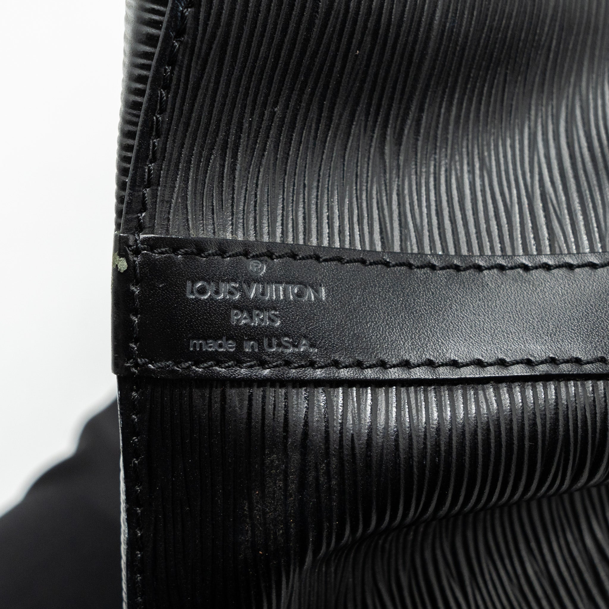 LOUIS VUITTON PETIT NOE EPI LEATHER BLACK GHW
