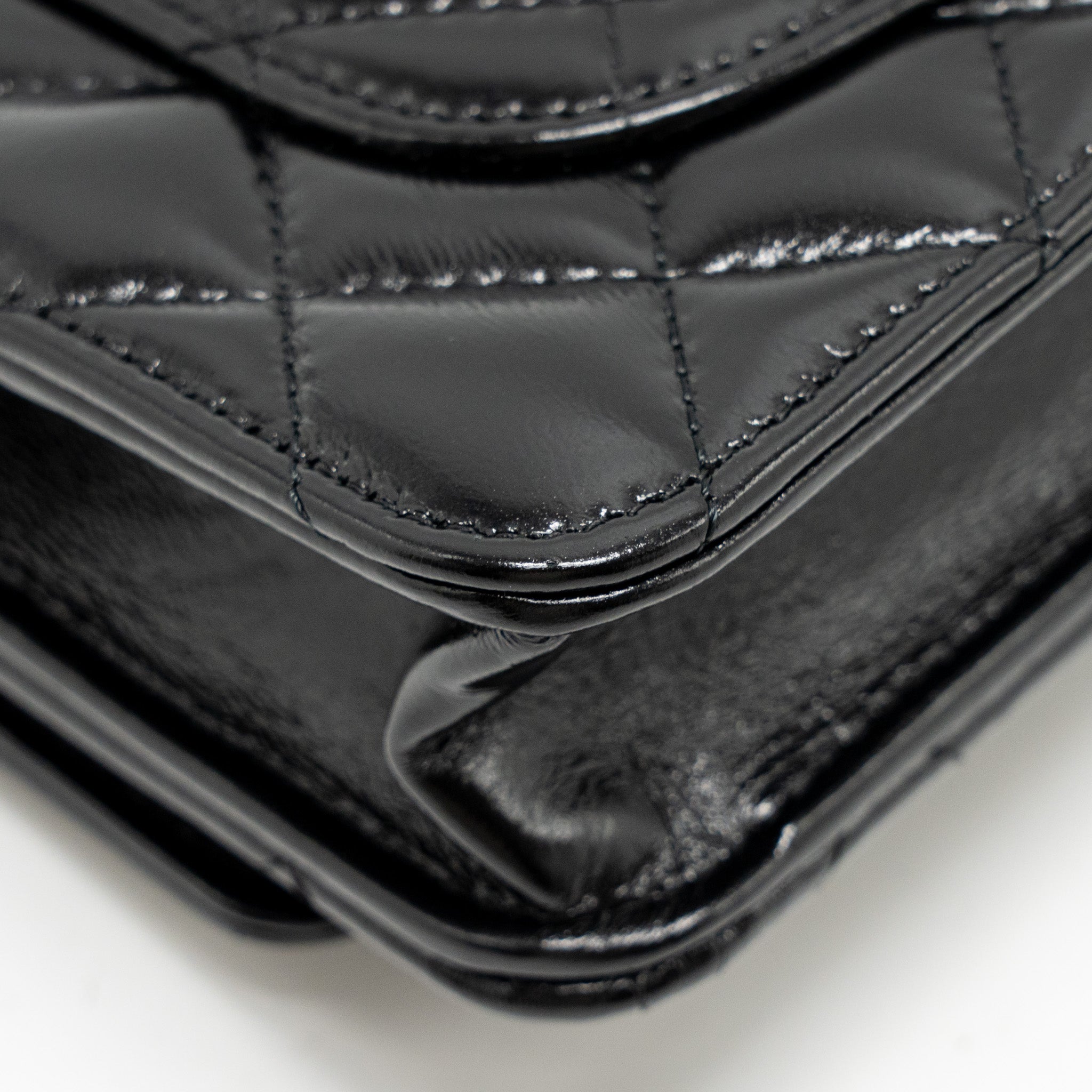 CHANEL WALLET ON CC DETAILED CHAIN SHINY LAMBSKIN BLACK GHW (MICROCHIP)