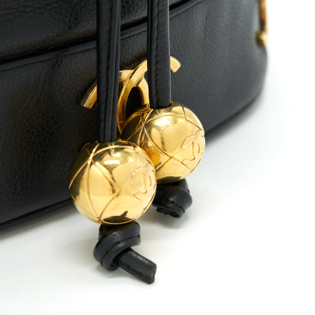 CHANEL VINTAGE CC LOGO PEARL CRUSH CAVIAR BUCKET BAG BLACK