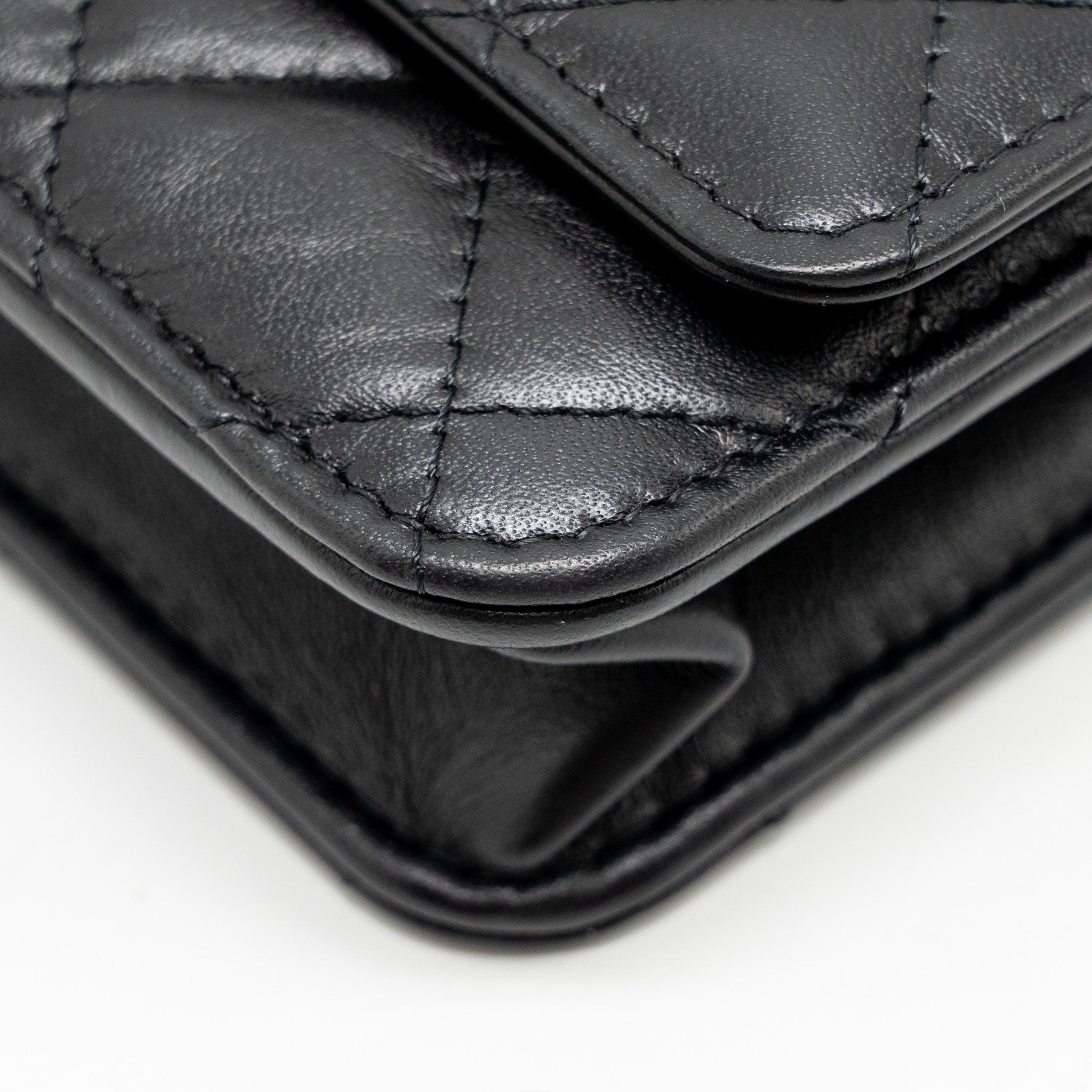 CHANEL 2.55 REISSUE WALLET ON CHAIN LAMBSKIN BLACK GHW (MICROCHIP)