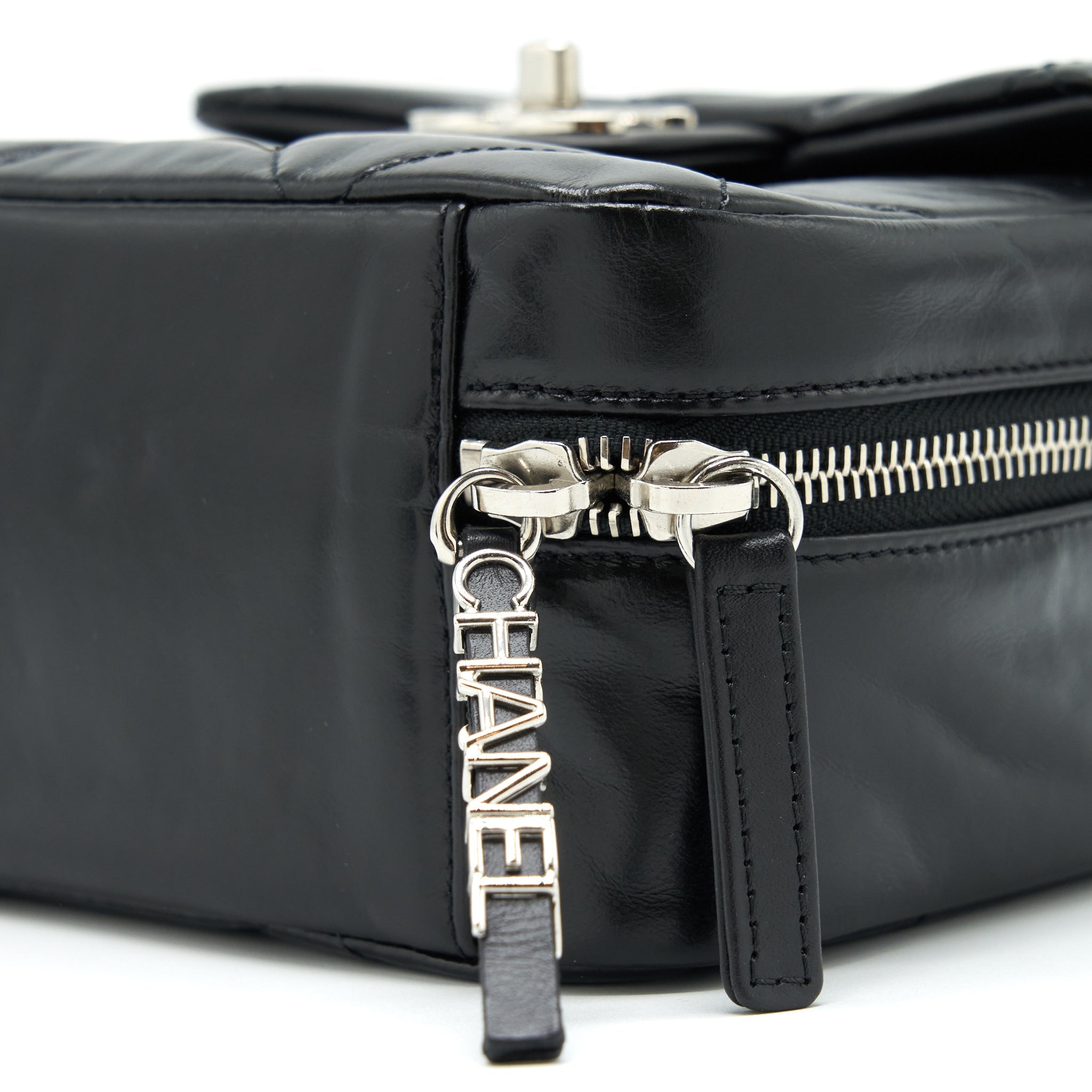 CHANEL QUILTED VERTICAL TOP HANDLE BAG CALFSKIN BLACK SHW
