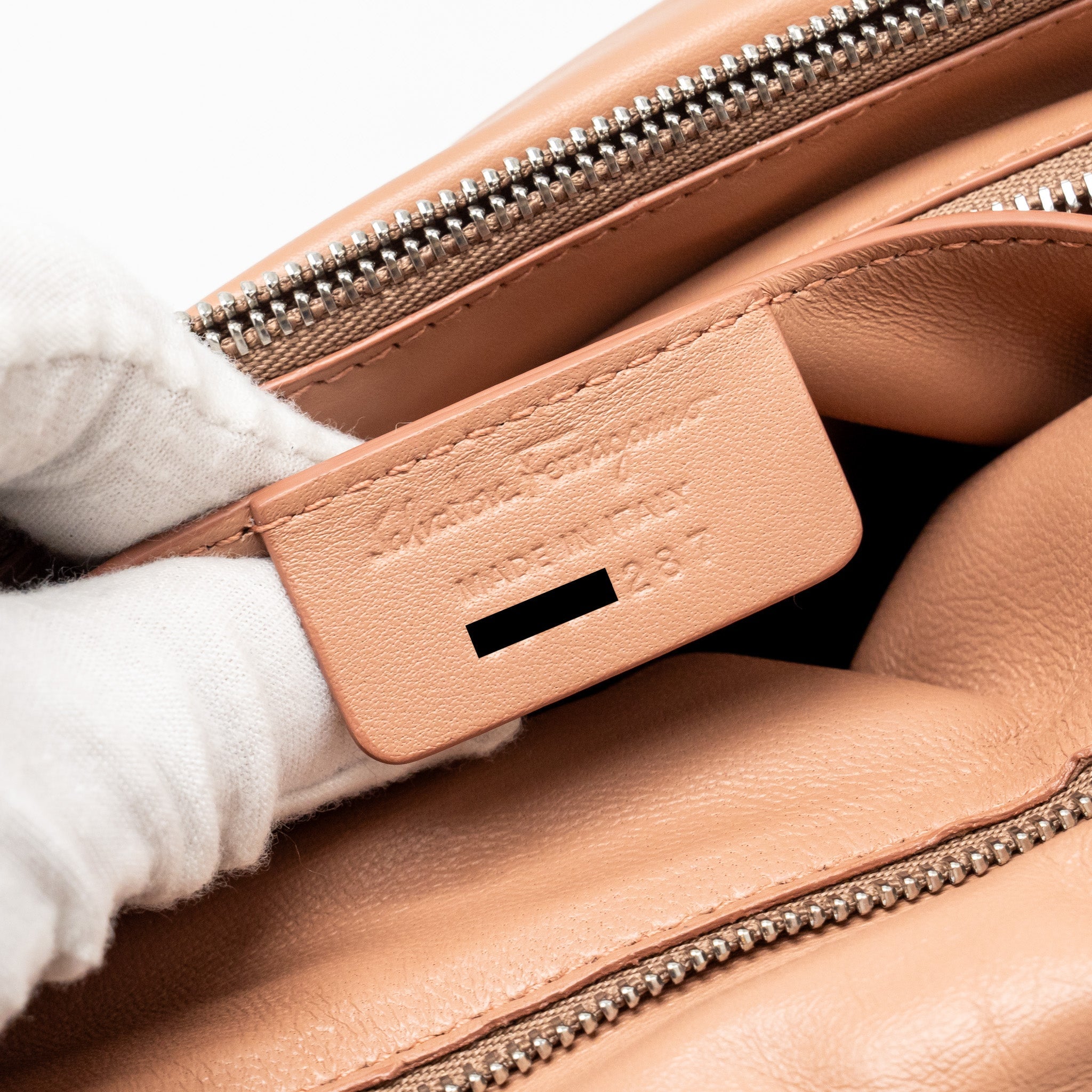 SALVATORE FERRAGAMO VIVA BOW SHOULDER BAG LEATHER DUST PINK SHW