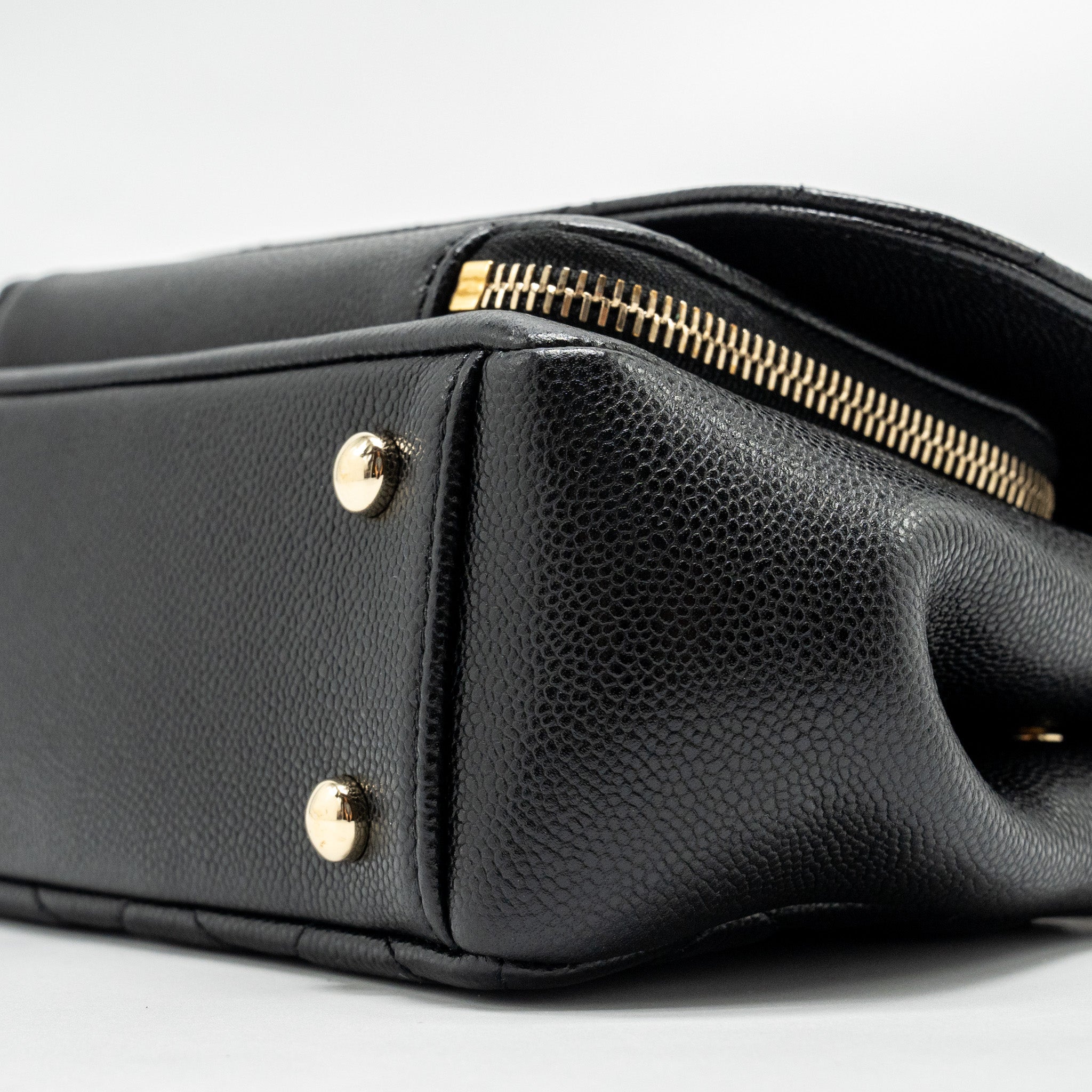 CHANEL SMALL BUSINESS AFFINITY CAVIAR BLACK LGHW (MICROCHIP)