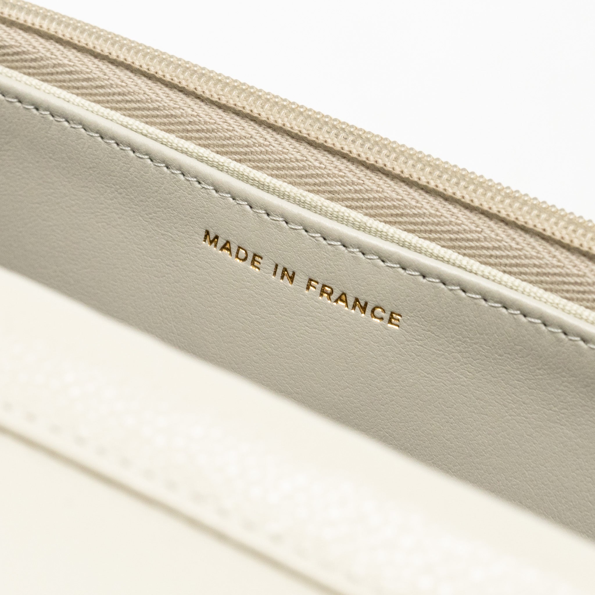 CHANEL CLASSIC WALLET ON CHAIN CAVIAR CREAMY WHITE LGHW(MICROCHIP)