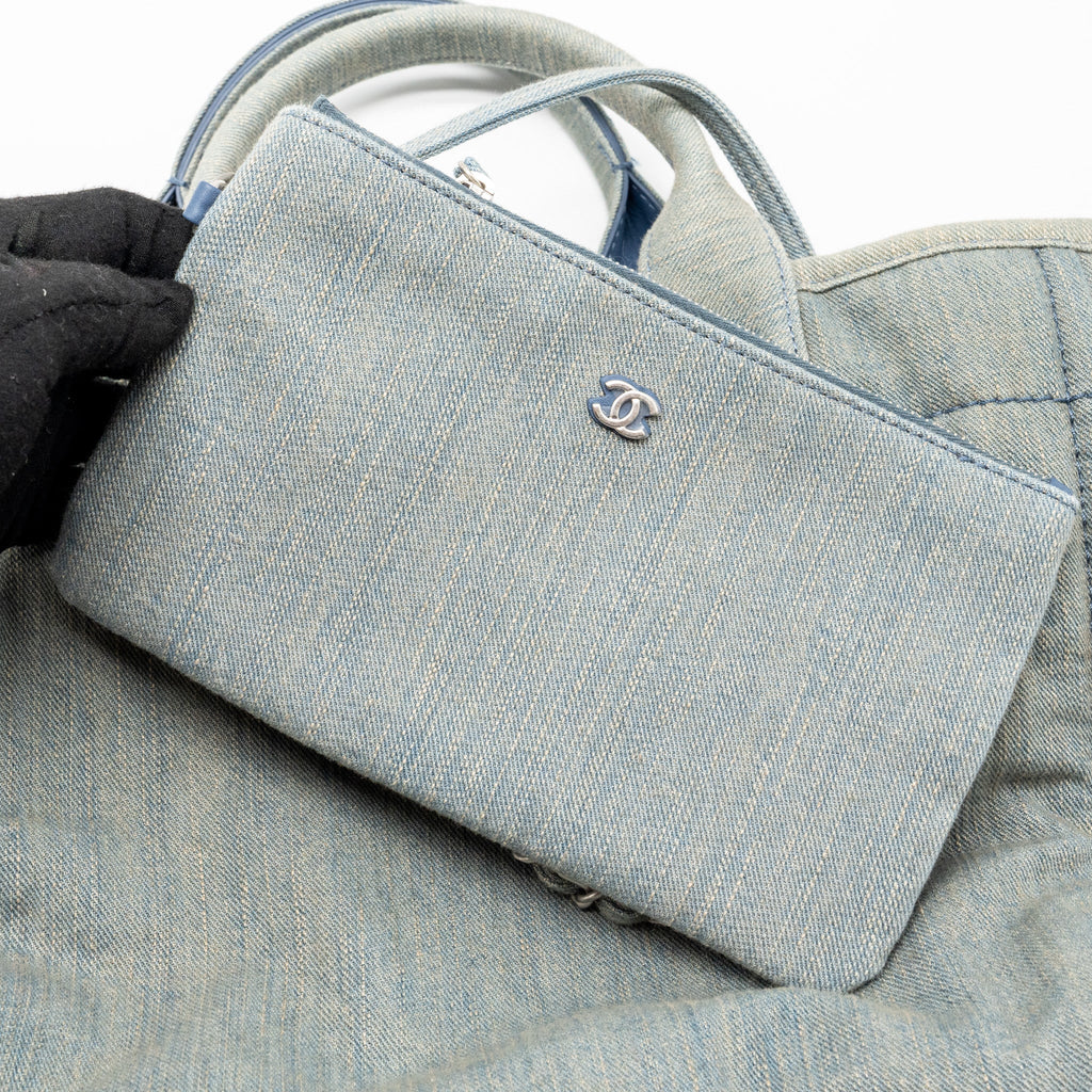 CHANEL DEAUVILLE SHOPPING TOTE BAG DENIM BLUE SHW (MICROCHIP)