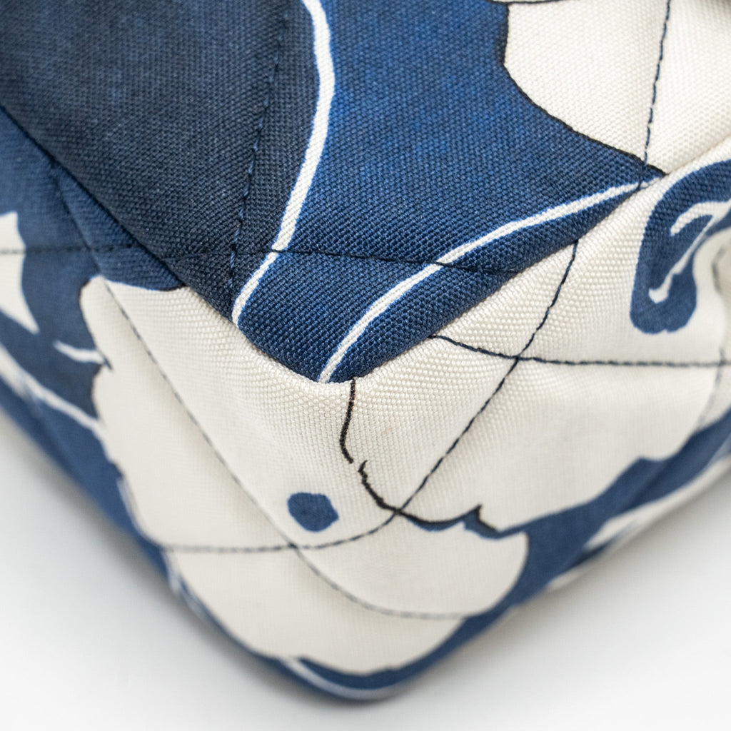 CHANEL MEDIUM LIMITED EDITION FLORA PRINTED CLASSIC FLAP BAG SILK BLUE/WHITE SHW (MICROCHIP)
