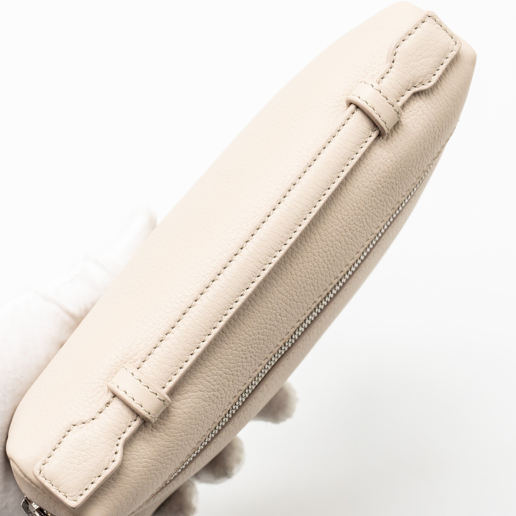 LORO PIANA EXTRA POCKET L19 GRAINED CALFSKIN WHISPER WHITE SHW