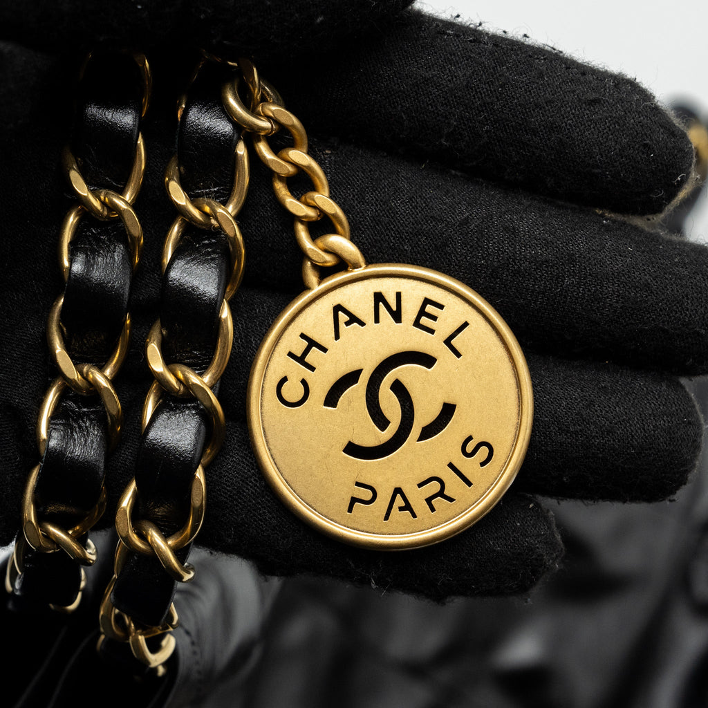 CHANEL SMALL 22 BAG CALFSKIN BLACK WITH GHW (MICROCHIP)