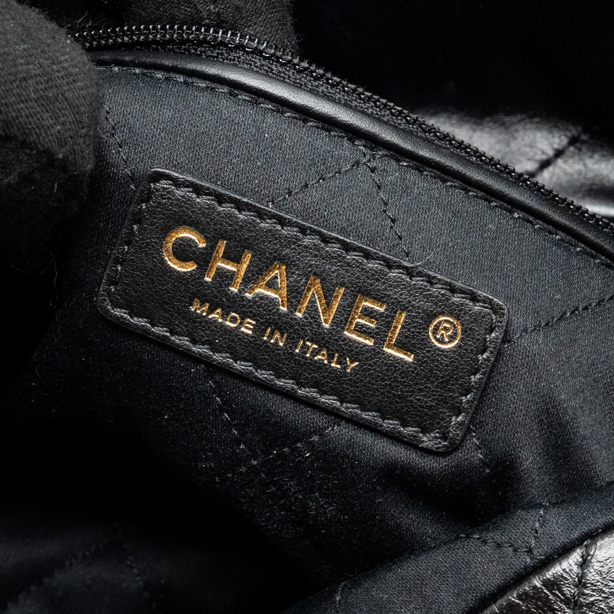 CHANEL SMALL 22 BAG CALFSKIN BLACK WITH GHW (MICROCHIP)