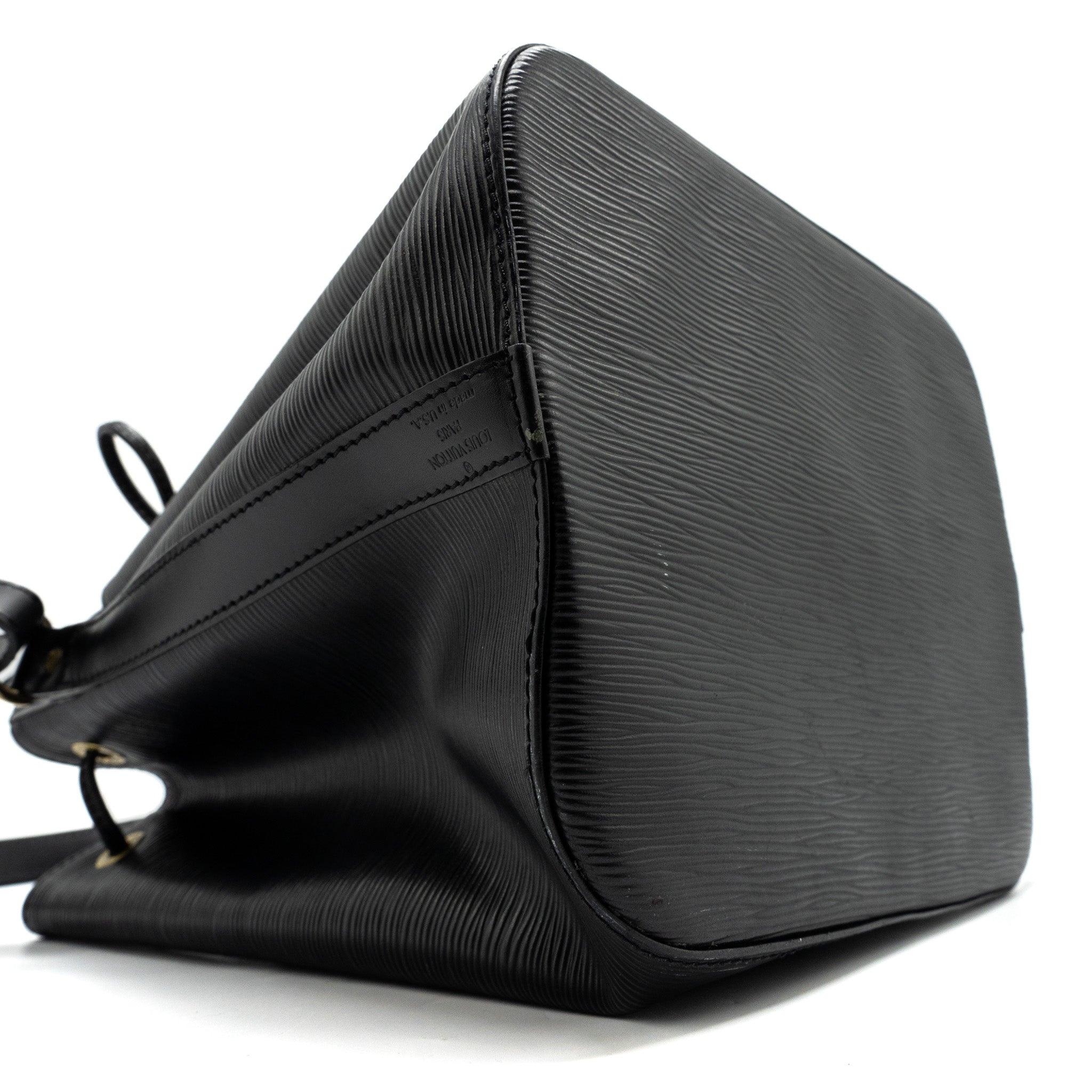 LOUIS VUITTON PETIT NOE EPI LEATHER BLACK GHW