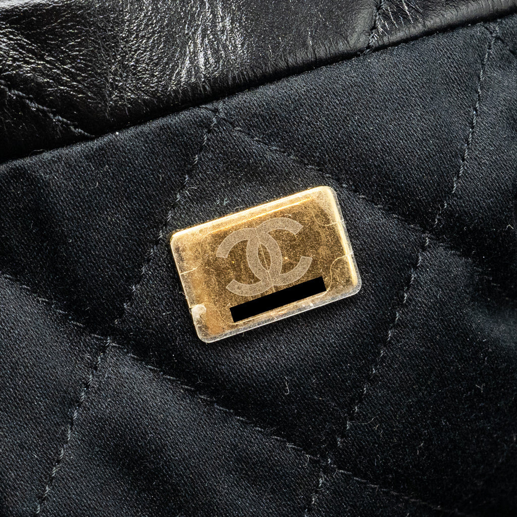 CHANEL SMALL 22 BAG CALFSKIN BLACK WITH GHW (MICROCHIP)