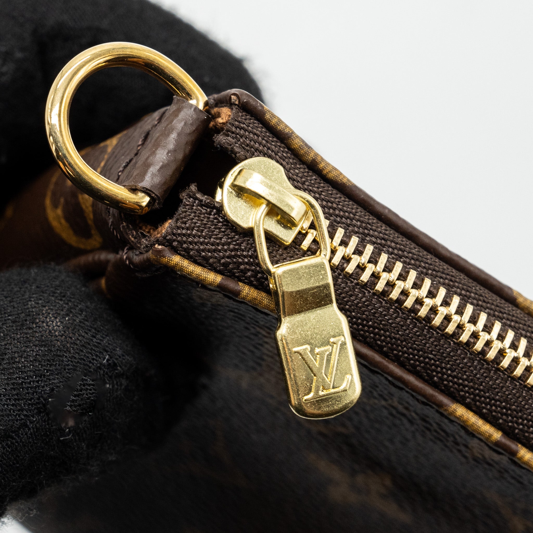 LOUIS VUITTON POCHETTE ACCESSORIES MONOGRAM CANVAS GHW