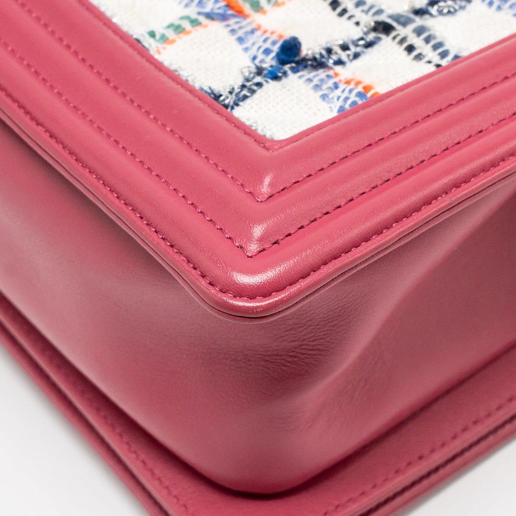 CHANEL MEDIUM BOY BAG FABRIC / LEATHER PINK LGHW