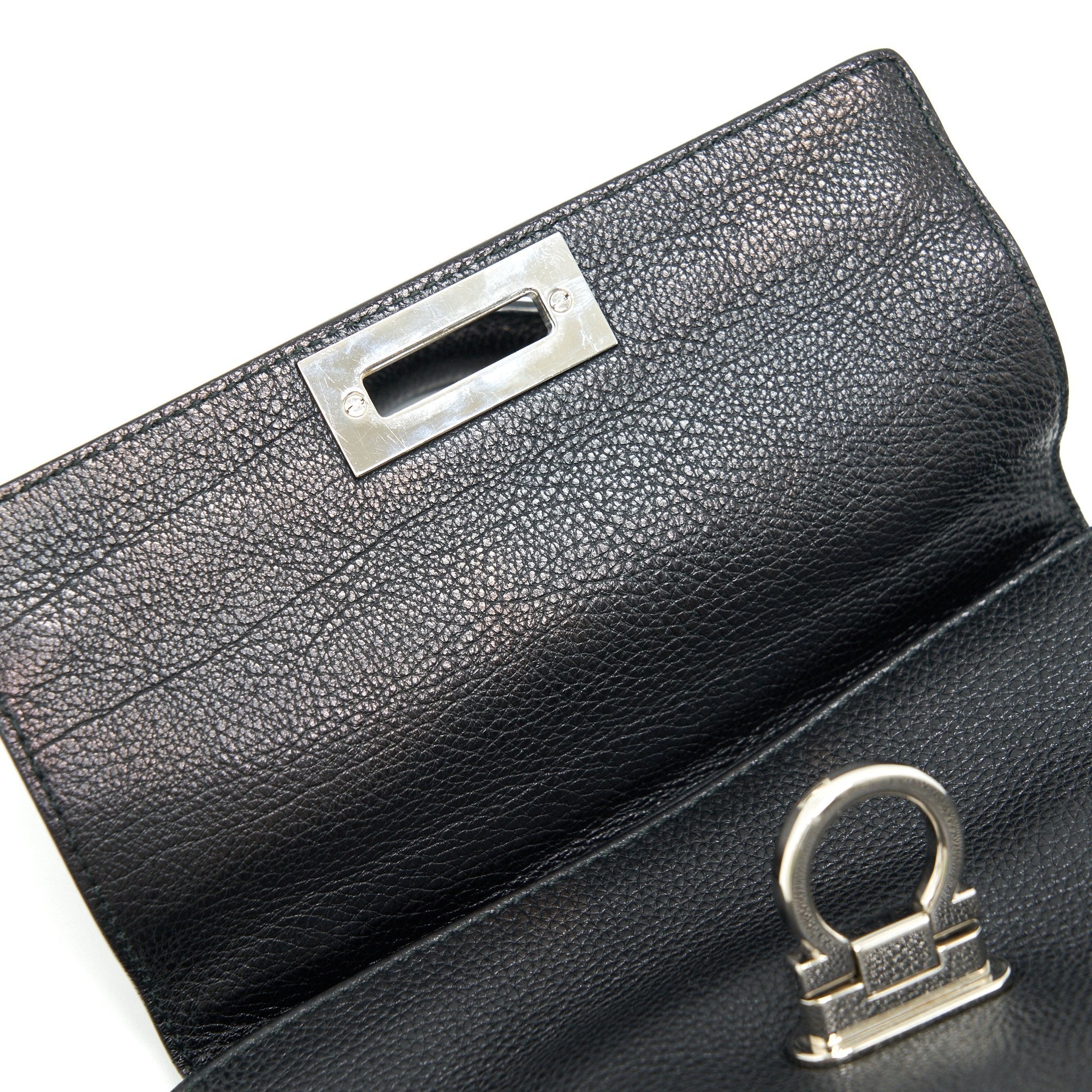 SALVATORE FERRAGAMO SOPHIA HANDLE CROSSBODY BAG IN BLACK SHW