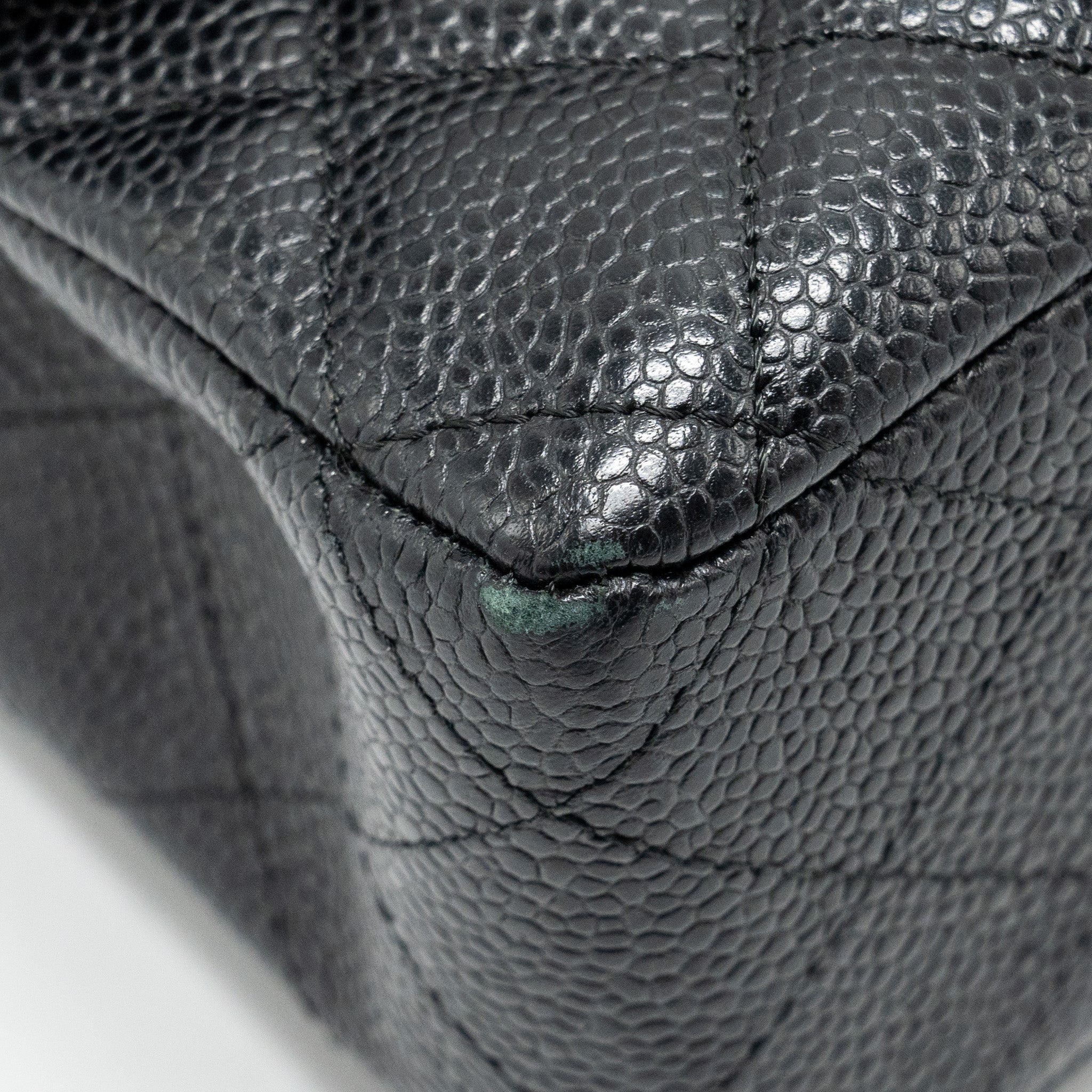 CHANEL MEDIUM CLASSIC DOUBLE  FLAP BAG CAVIAR BLACK GHW
