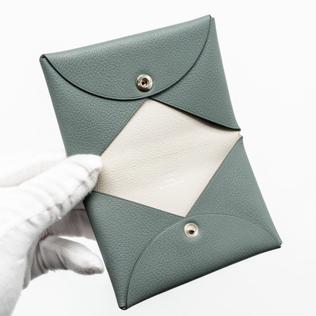 HERMES CALVI CARD HOLDER EVERCOLOR VERT AMANDE/GRIS PERLE SHW