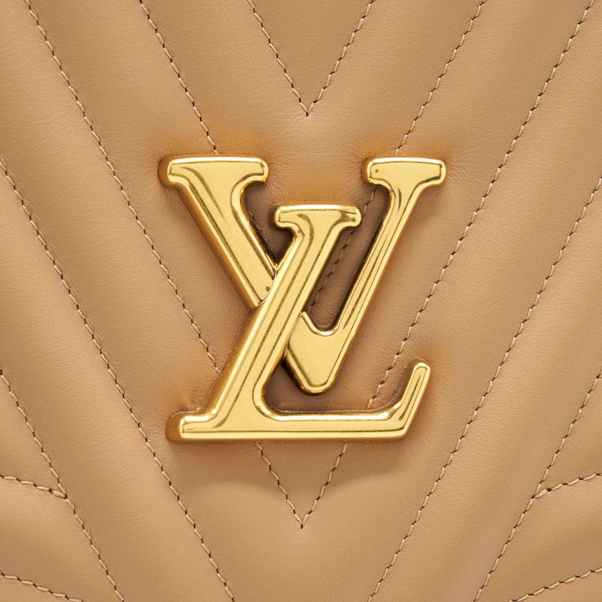LOUIS VUITTON QUILTED CALFSKIN NEW WAVE CHAIN TOTE BAG
