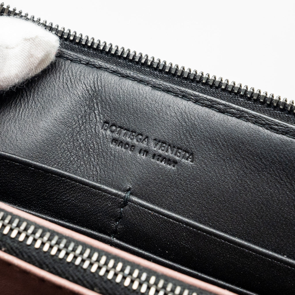 BOTTEGA VENETA SMALL ZIP CLUTCH WITH CHAIN LAMBSKIN BLACK RUTHENIUM HARDWARE