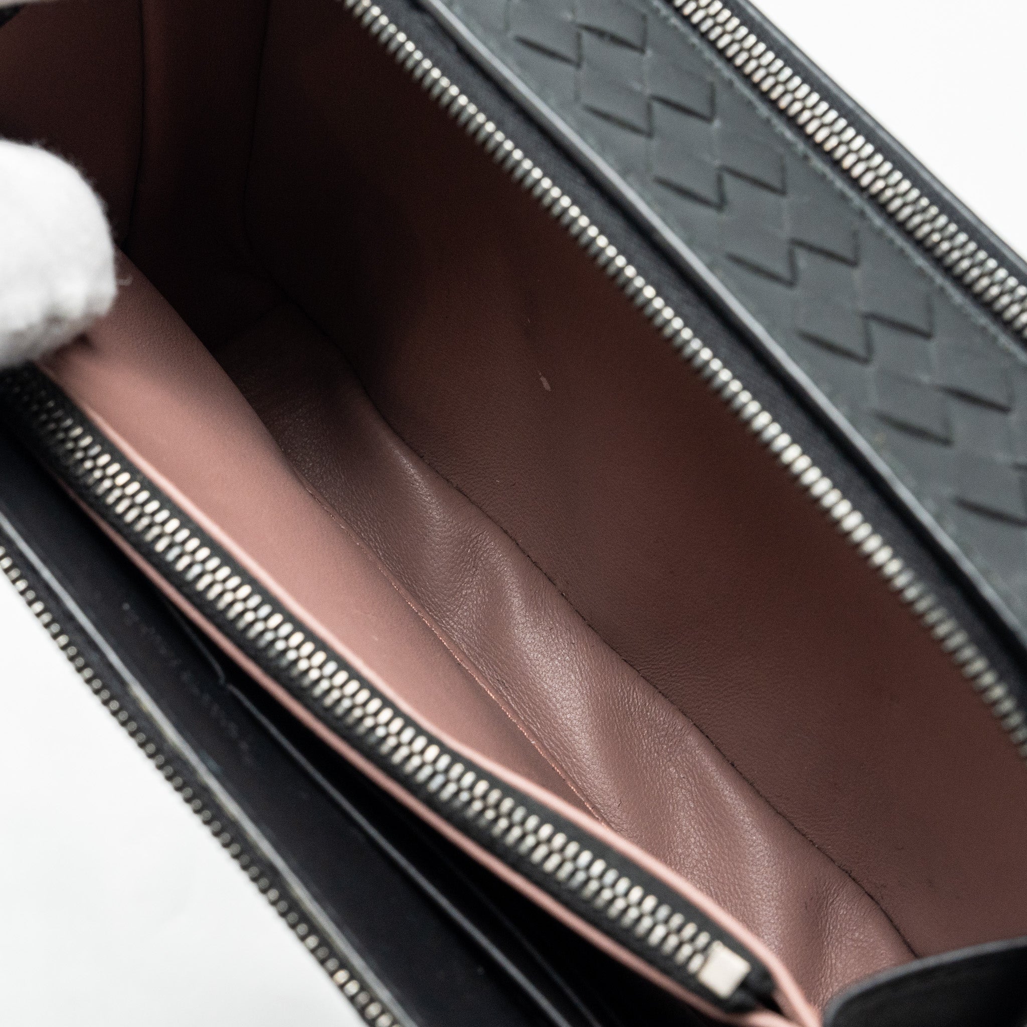 BOTTEGA VENETA SMALL ZIP CLUTCH WITH CHAIN LAMBSKIN BLACK RUTHENIUM HARDWARE