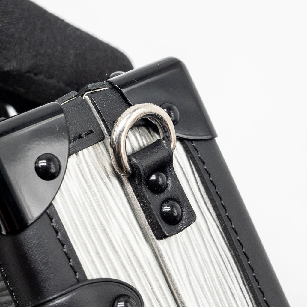 LOUIS VUITTON PETITE MALLE EPI WHITE/BLACK GHW