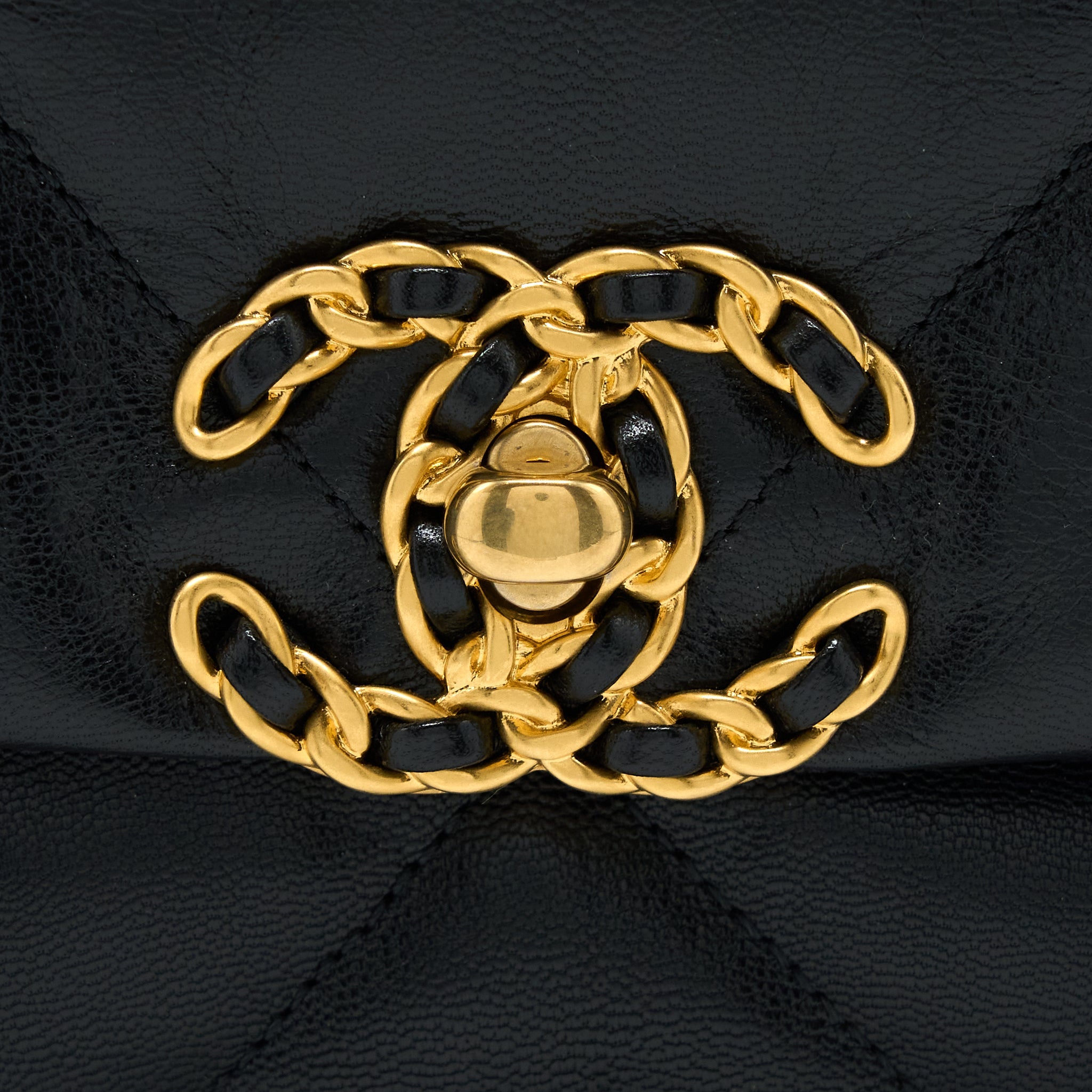CHANEL MAXI 19 BAG GOATSKIN BLACK MULTICOLOUR HARDWARE