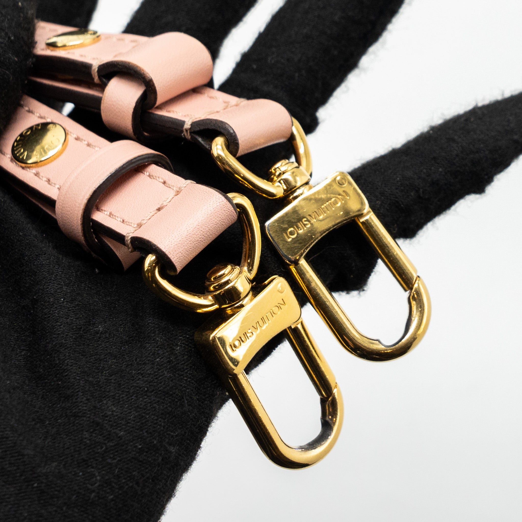 LOUIS VUITTON NEONOE MONOGRAM CANVAS / ROSE POUDRE GHW