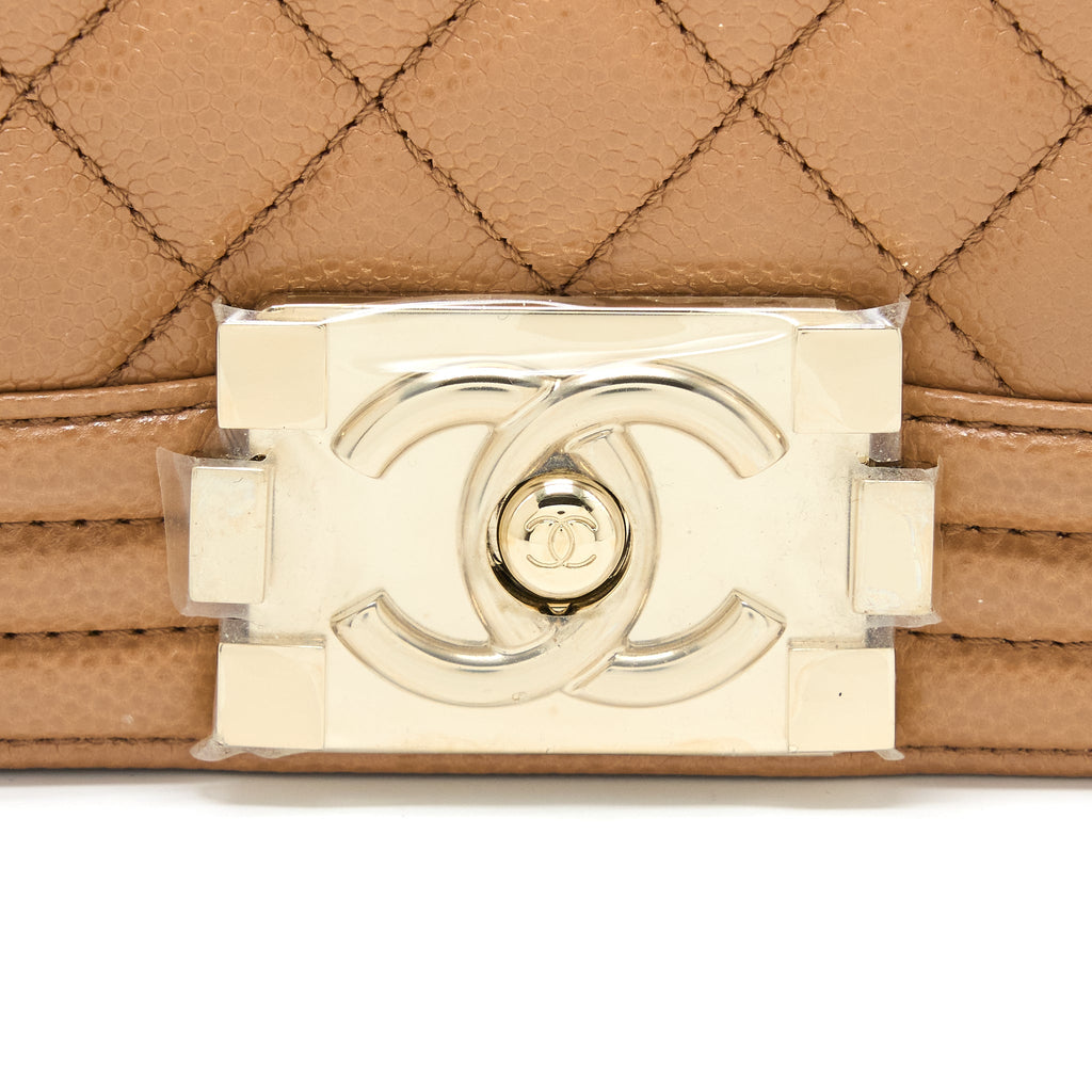 CHANEL 21K SMALL BOY BAG CAVIAR CAMEL LGHW (MICROCHIP)