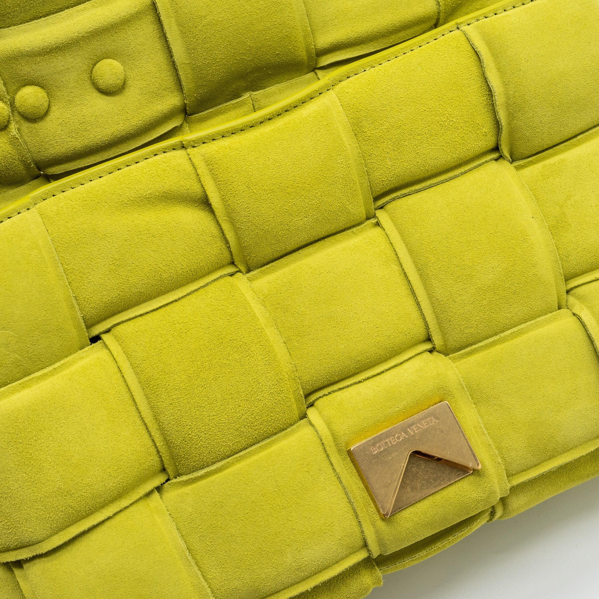 BOTTEGA VENETA CHAIN CASSETTE SUEDE LIGHT GREEN GHW
