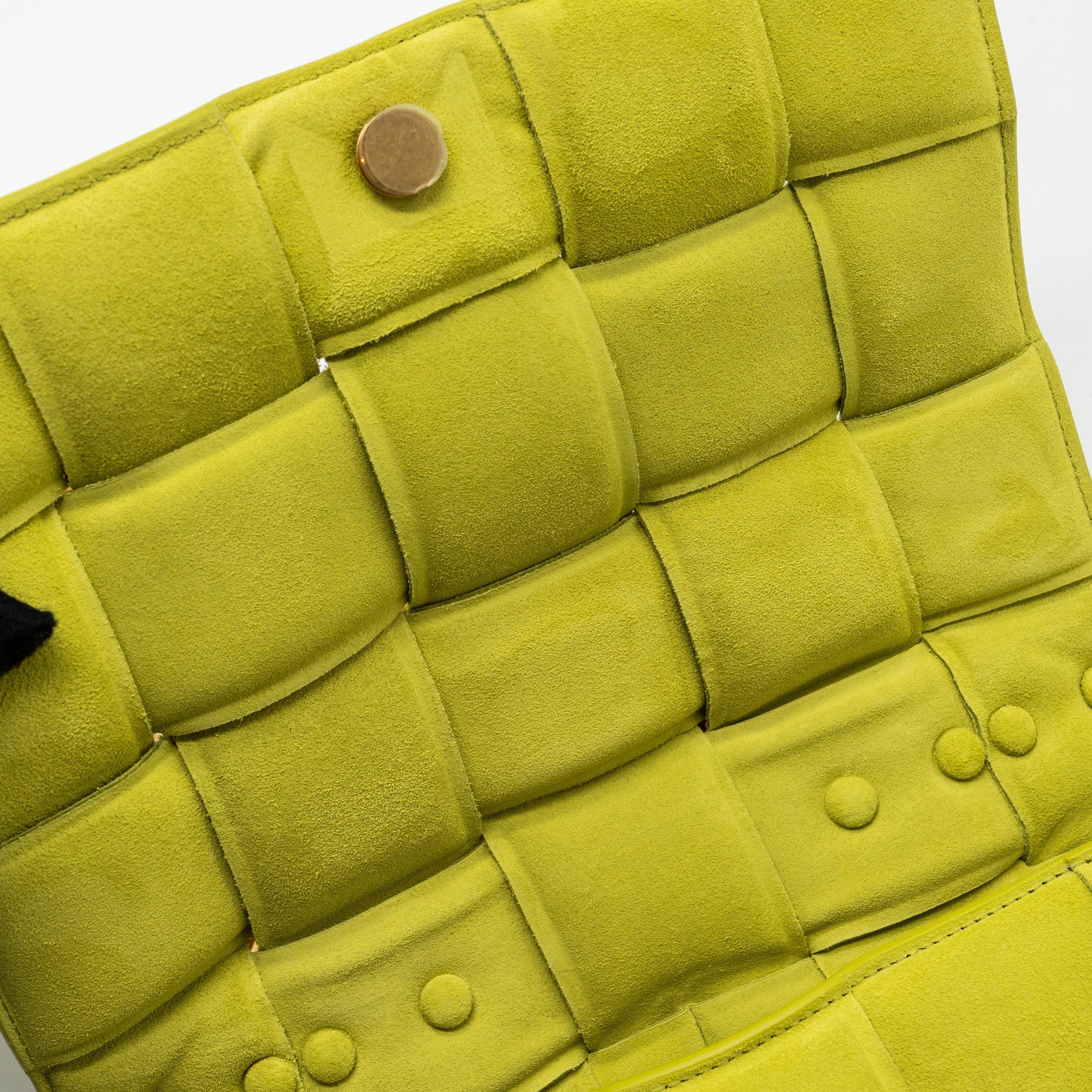 BOTTEGA VENETA CHAIN CASSETTE SUEDE LIGHT GREEN GHW