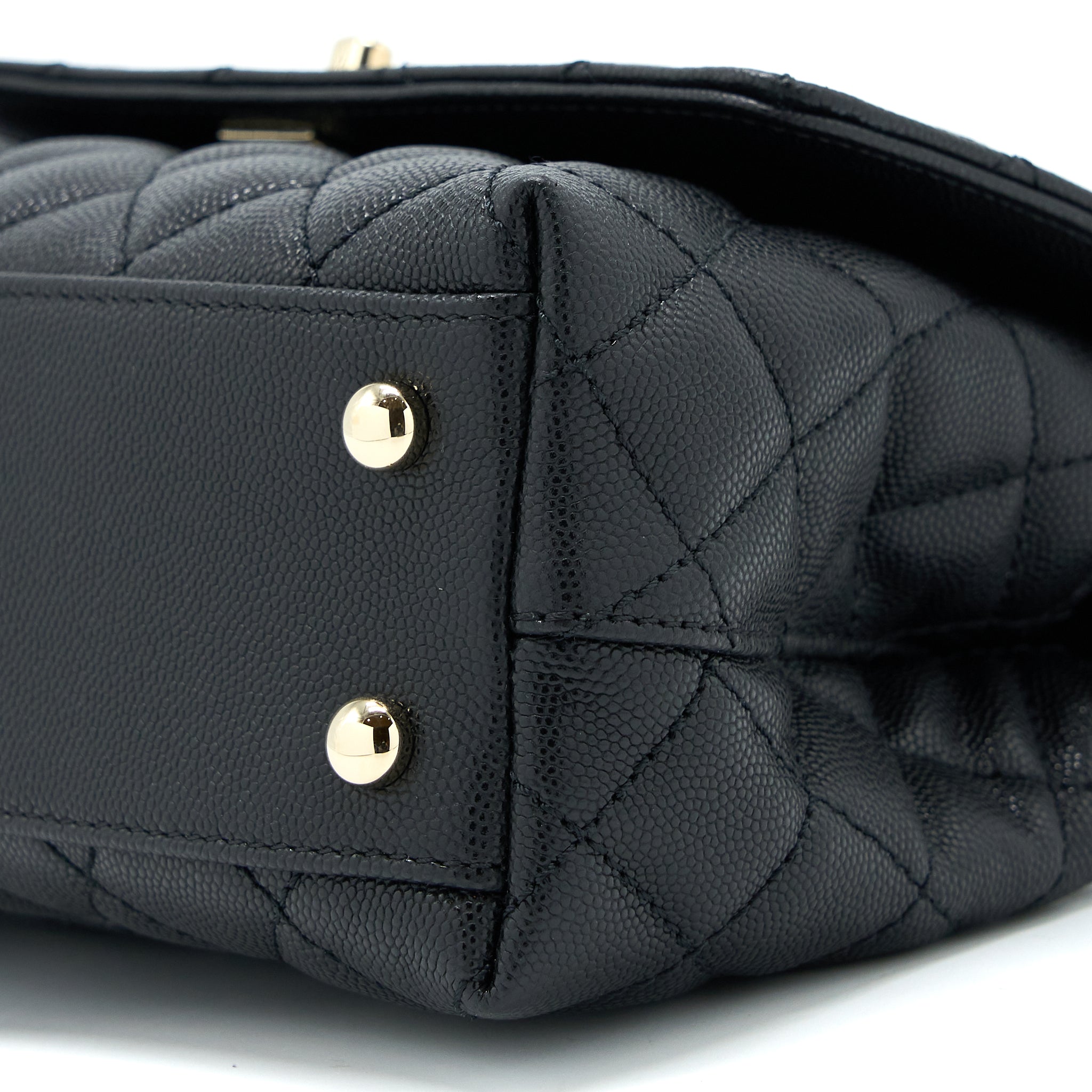CHANEL COCO HANDLE CAVIAR BLACK LGHW(MICROCHIP)