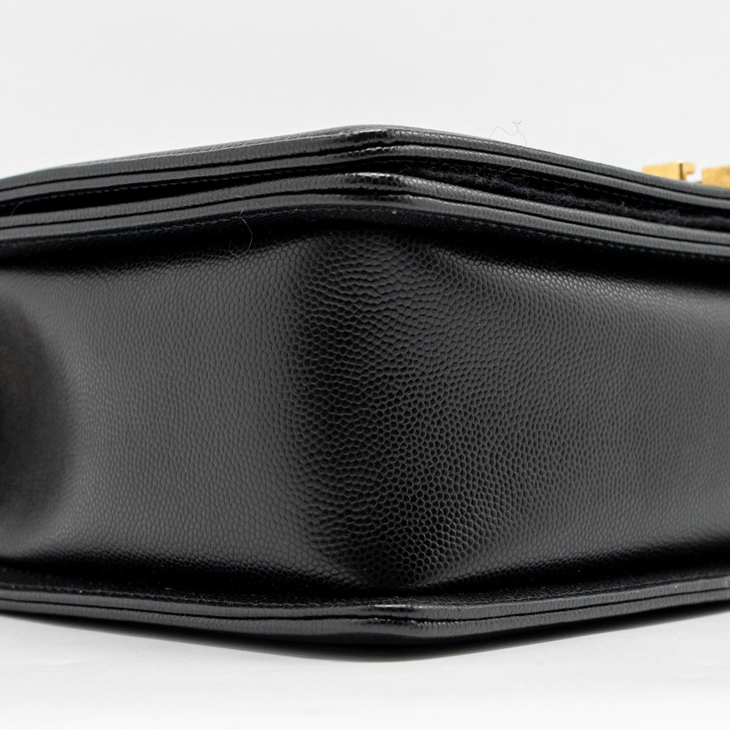 CHANEL NEW MEDIUM BOY BAG CAVIAR BLACK GHW (MICROCHIP)
