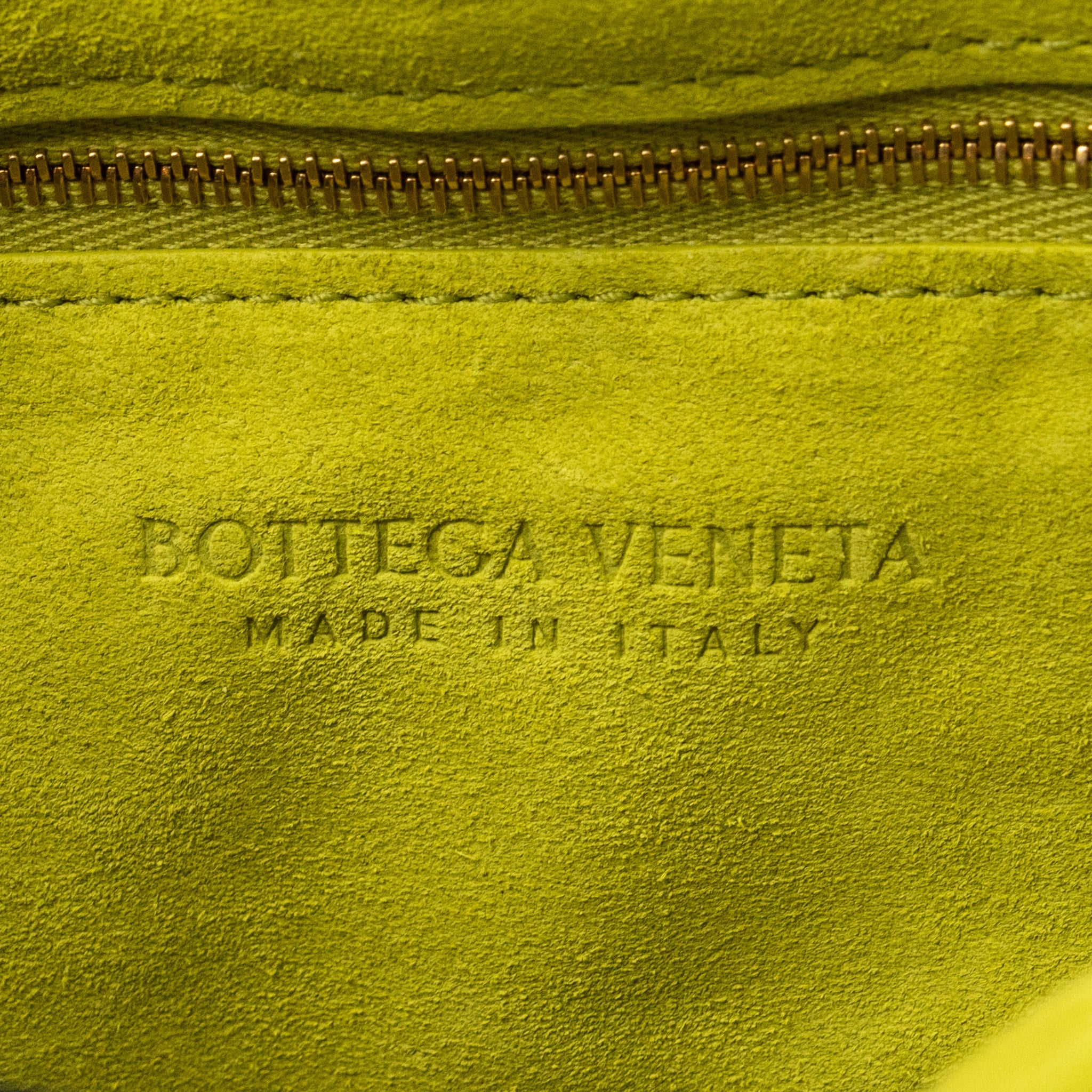 BOTTEGA VENETA CHAIN CASSETTE SUEDE LIGHT GREEN GHW