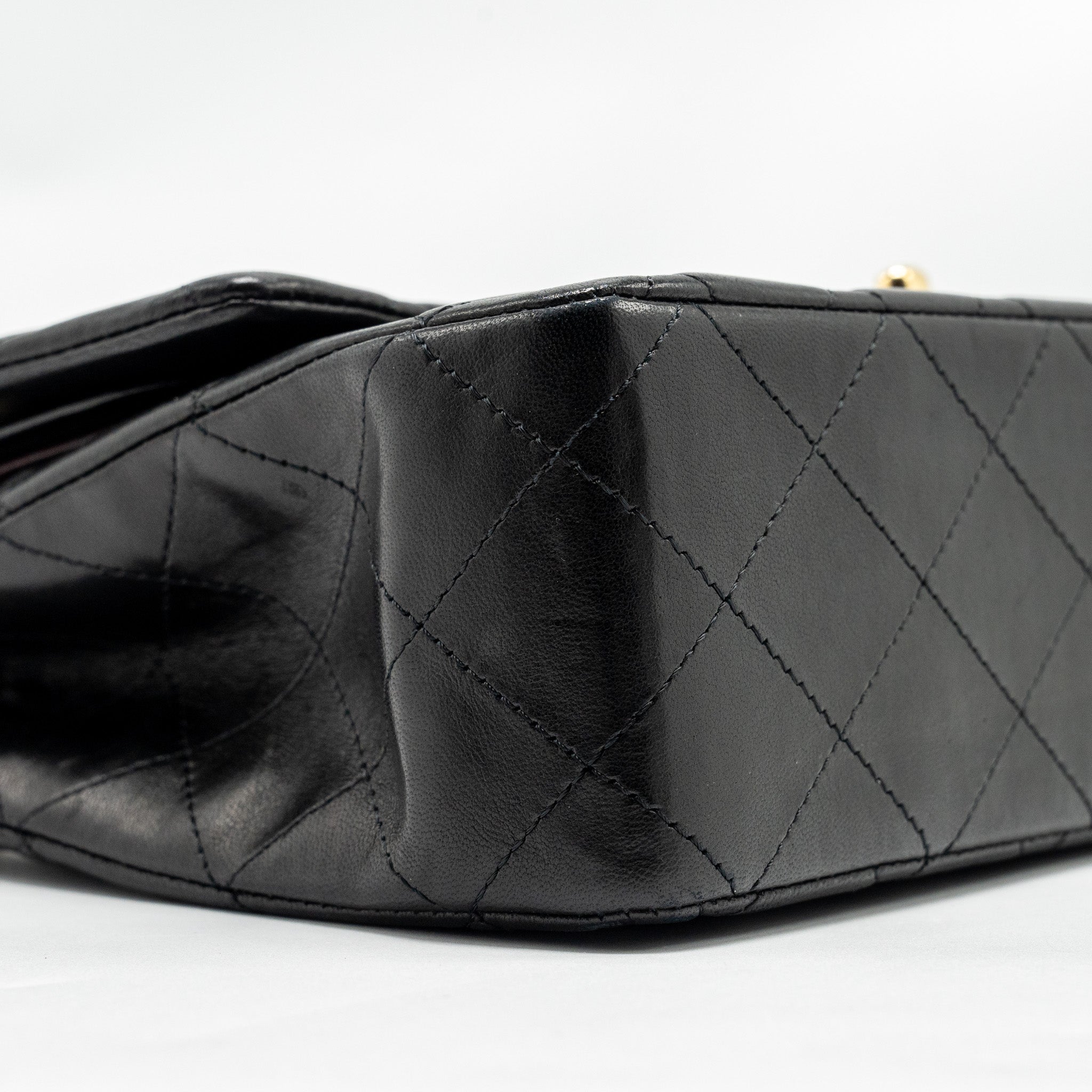 CHANEL MEDIUM CLASSIC DOUBLE FLAP BAG LAMBSKIN BLACK GHW