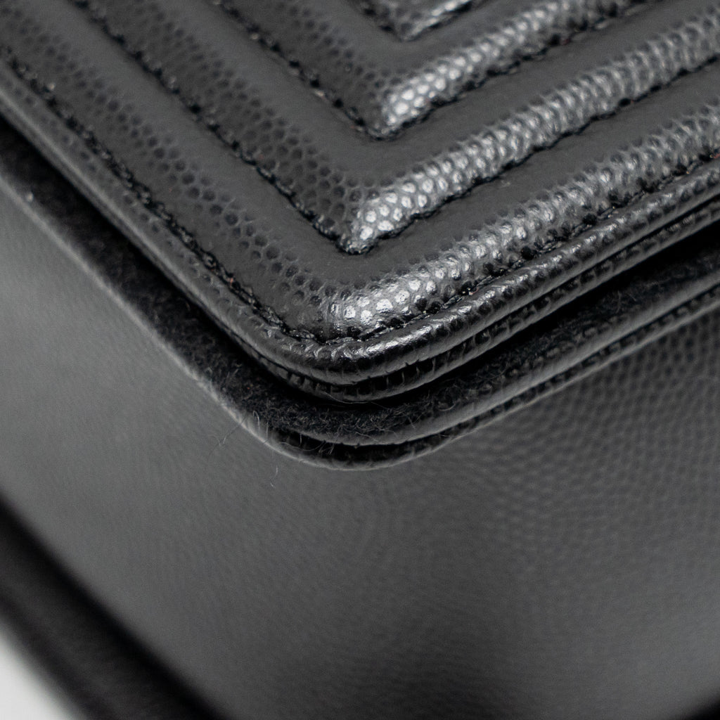 CHANEL NEW MEDIUM BOY BAG CAVIAR BLACK GHW (MICROCHIP)