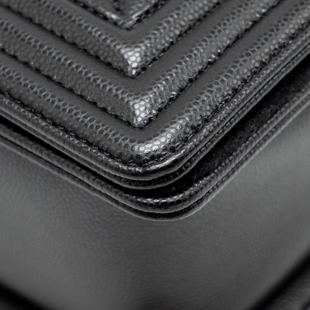 CHANEL NEW MEDIUM BOY BAG CAVIAR BLACK GHW (MICROCHIP)