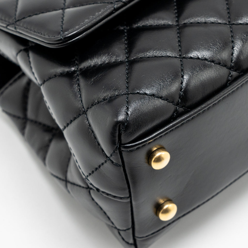 CHANEL DETAILED METAL HANDLE SMALL COCO HANDLE FLAP BAG CALFSKIN BLACK GHW (MICROCHIP)
