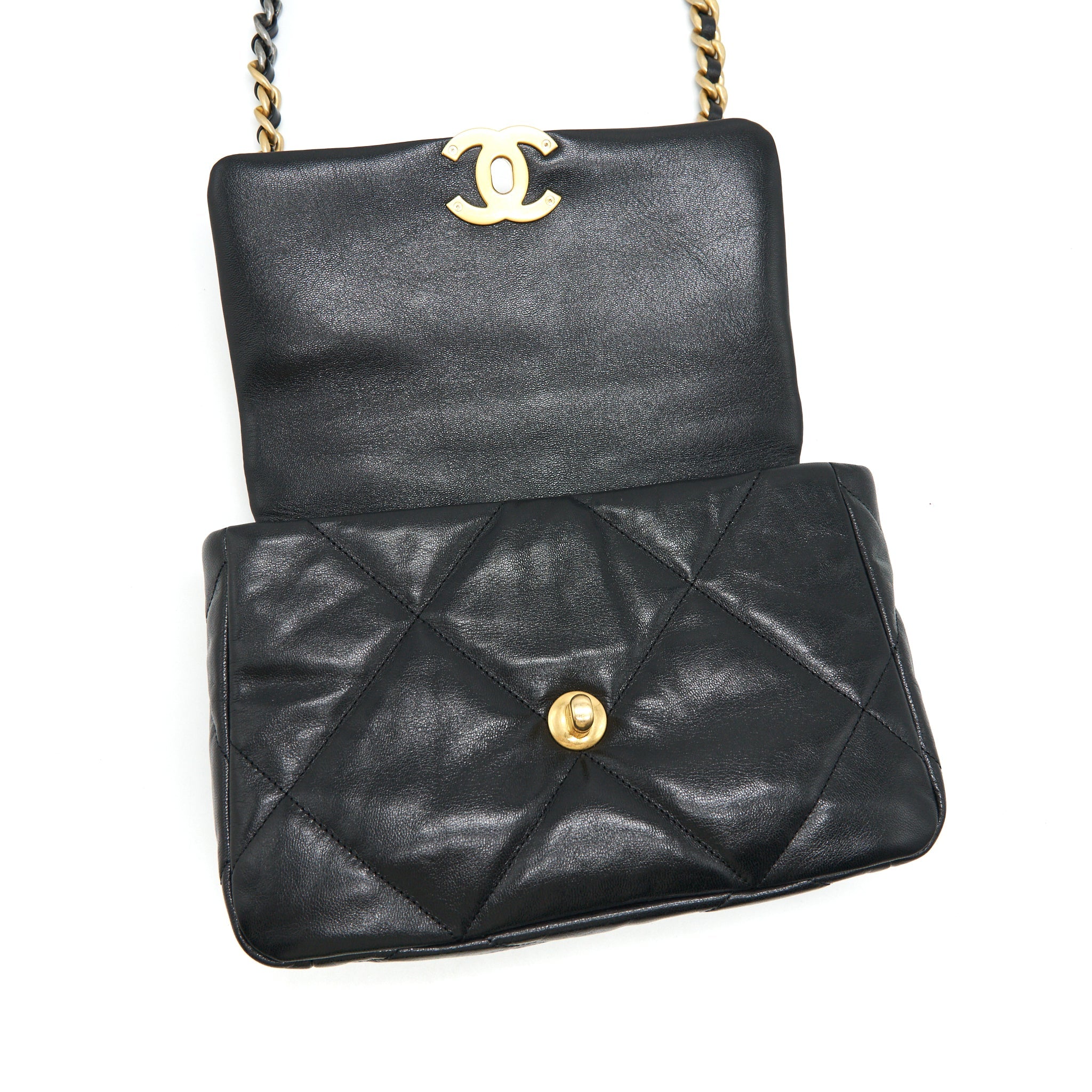 CHANEL 19 SMALL IN BLACK GOATSKIN LEATHER