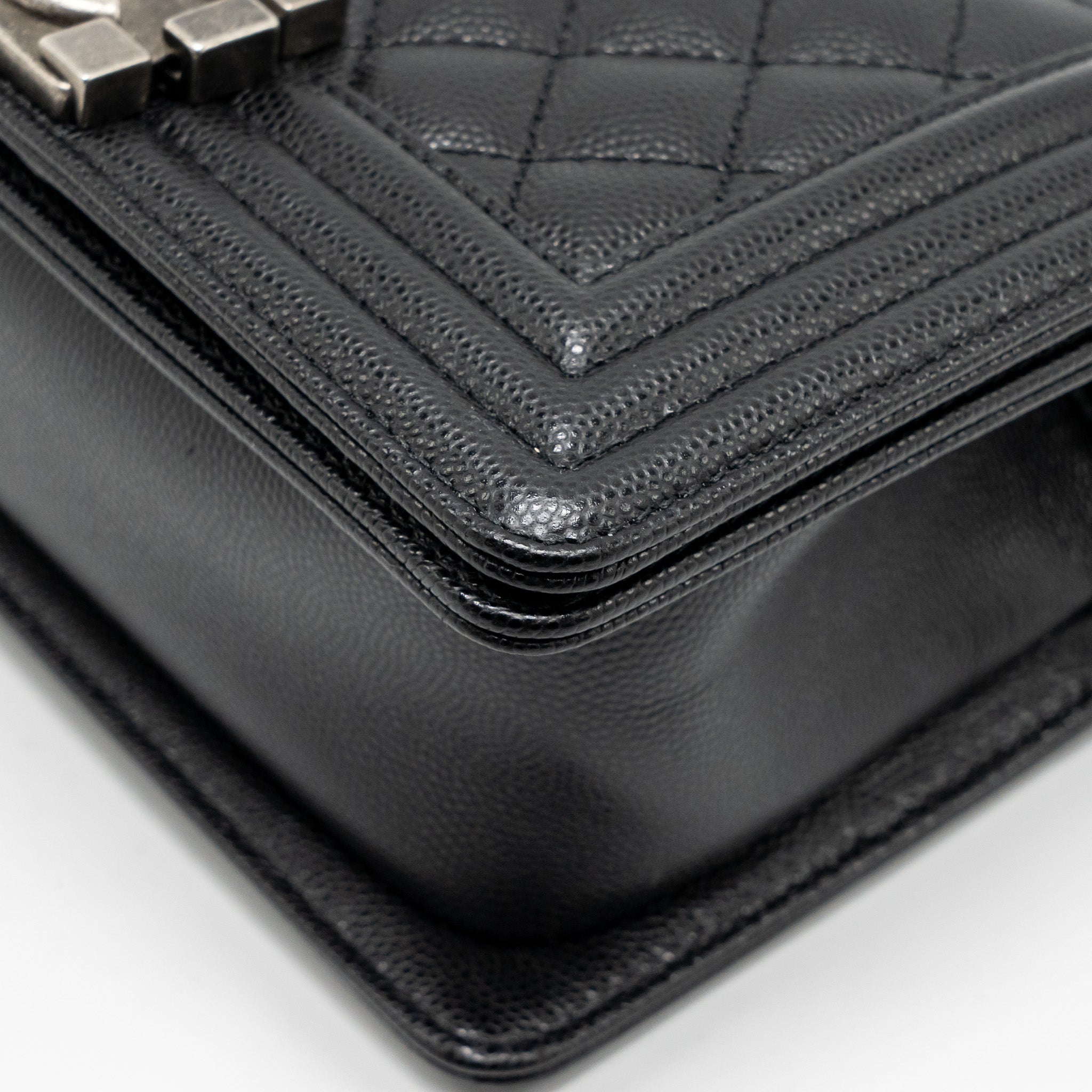 CHANEL SMALL BOY BAG CAVIAR BLACK SHW (MICROCHIP)