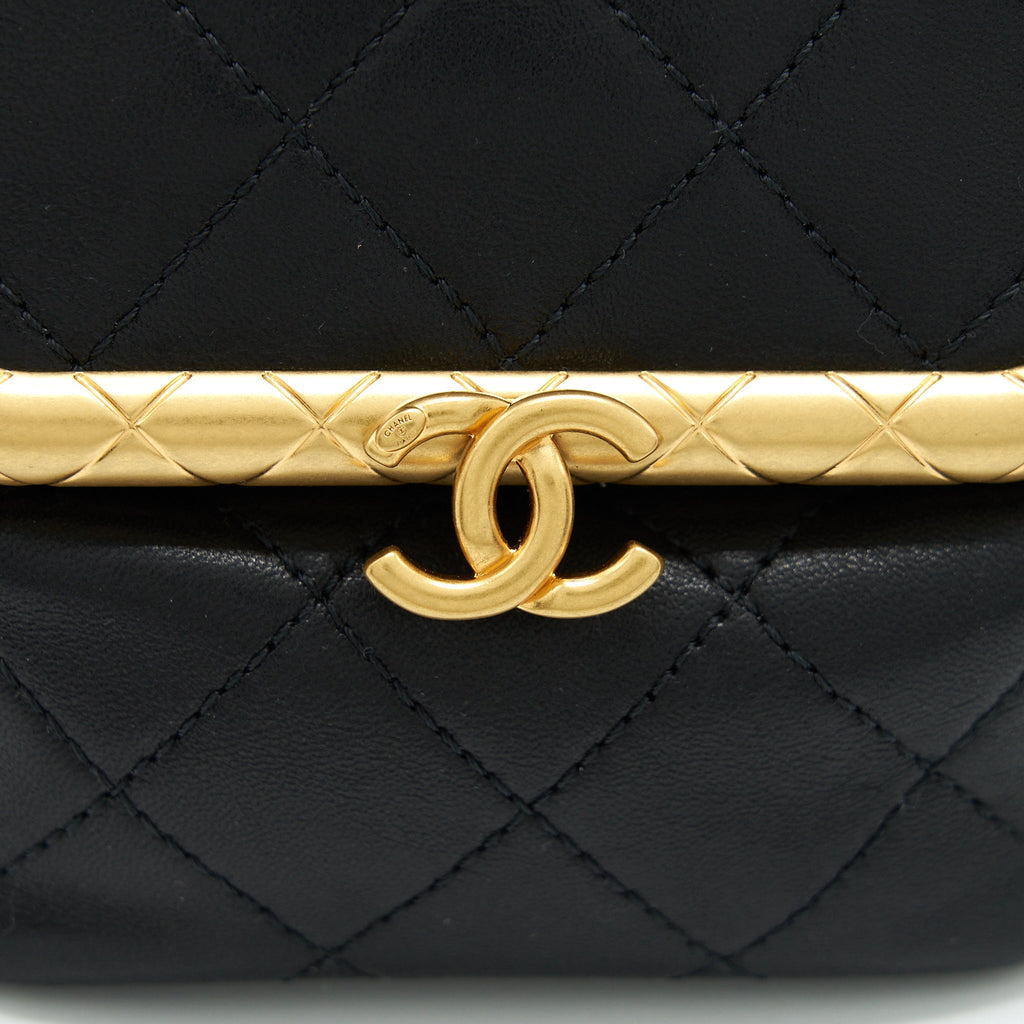 CHANEL 20A KISS-LOCK MINI VANITY FLAP BAG CALFSKIN BLACK GHW