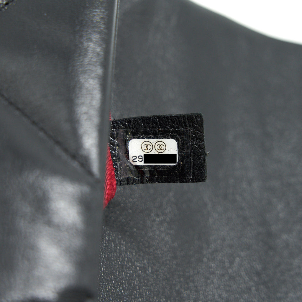 CHANEL 19 SMALL IN BLACK GOATSKIN LEATHER