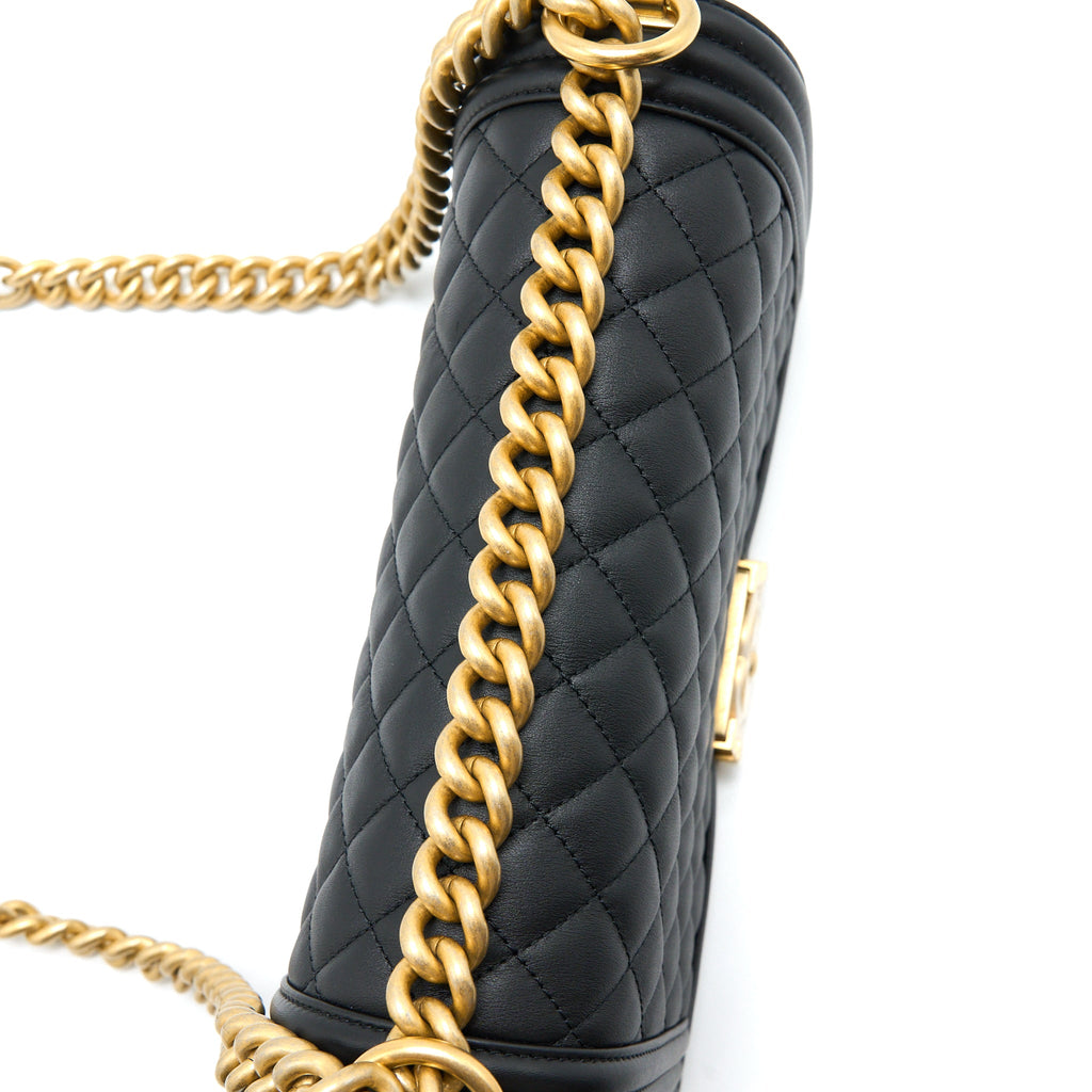 CHANEL MEDIUM BOY BAG CALFSKIN BLACK GHW (MICROCHIP)