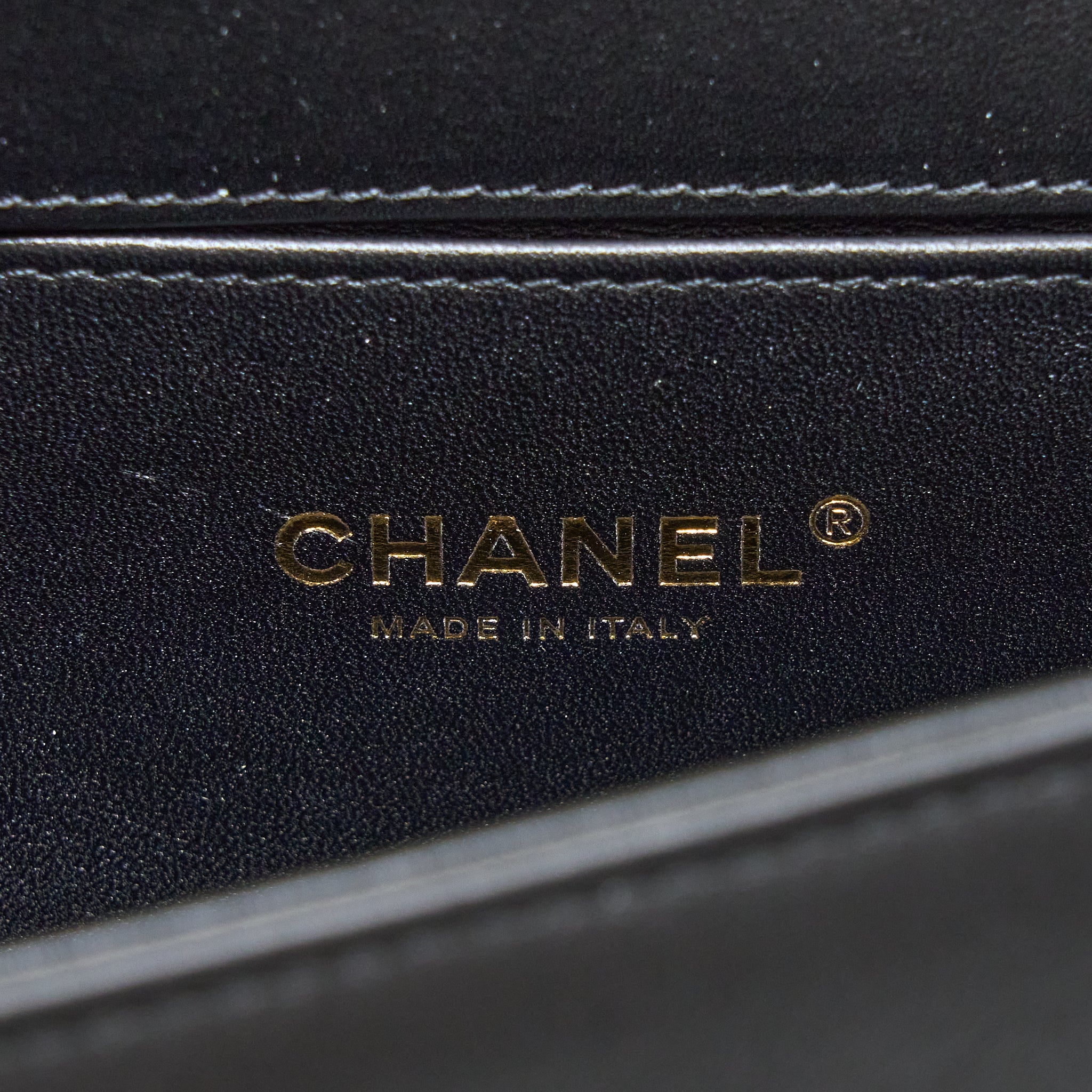CHANEL MEDIUM BOY BAG CALFSKIN BLACK GHW (MICROCHIP)