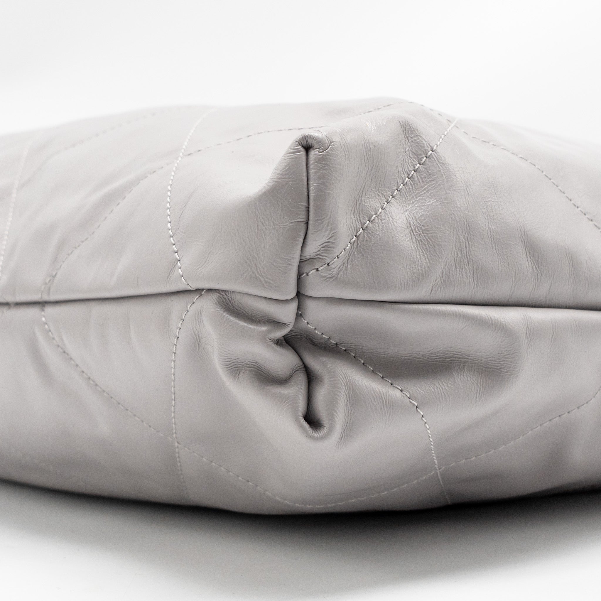CHANEL MEDIUM 22 BAG SHINY CALFSKIN GREY SHW (MICROCHIP)