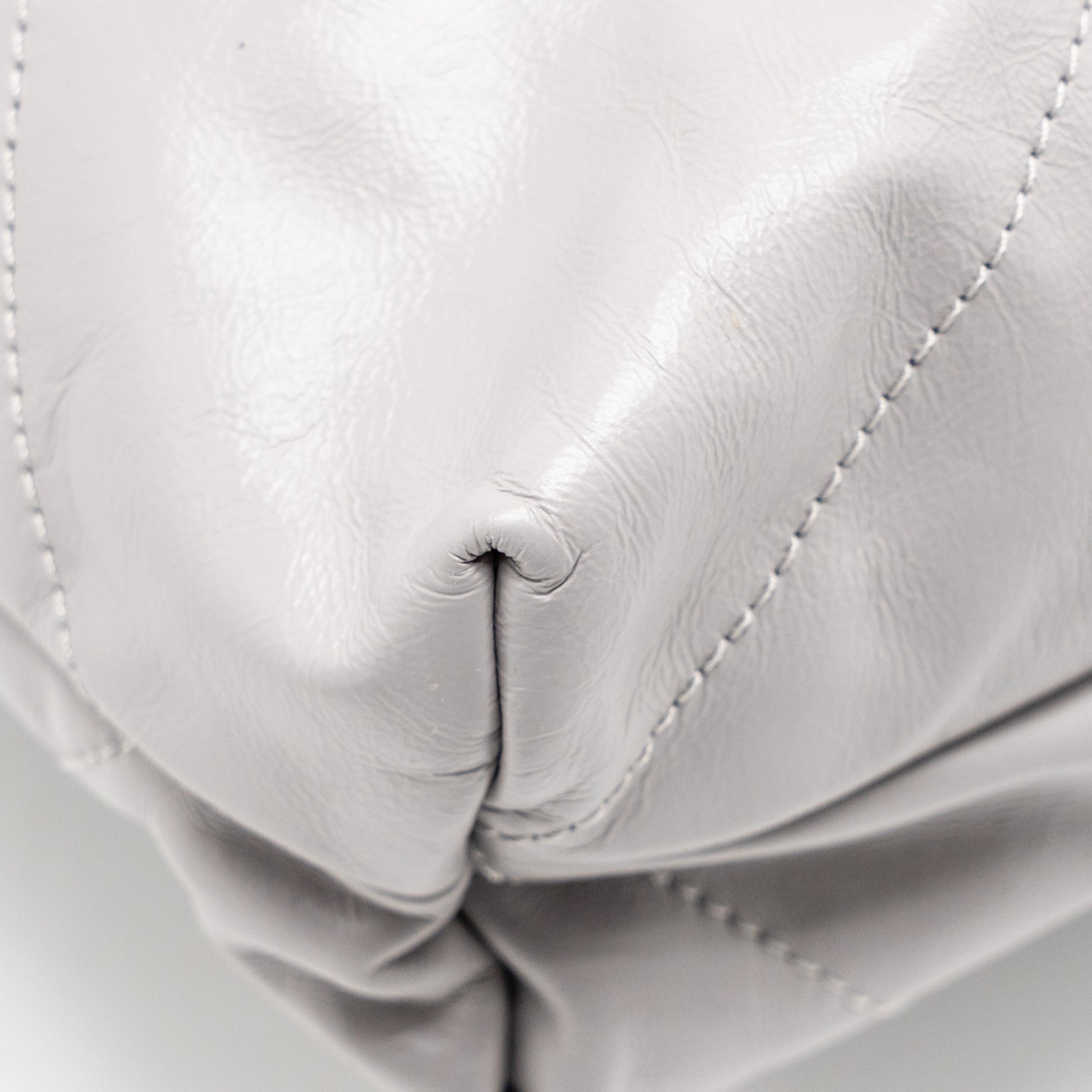 CHANEL MEDIUM 22 BAG SHINY CALFSKIN GREY SHW (MICROCHIP)