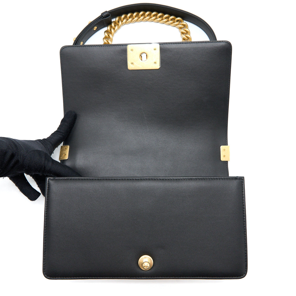 CHANEL MEDIUM BOY BAG CALFSKIN BLACK GHW (MICROCHIP)