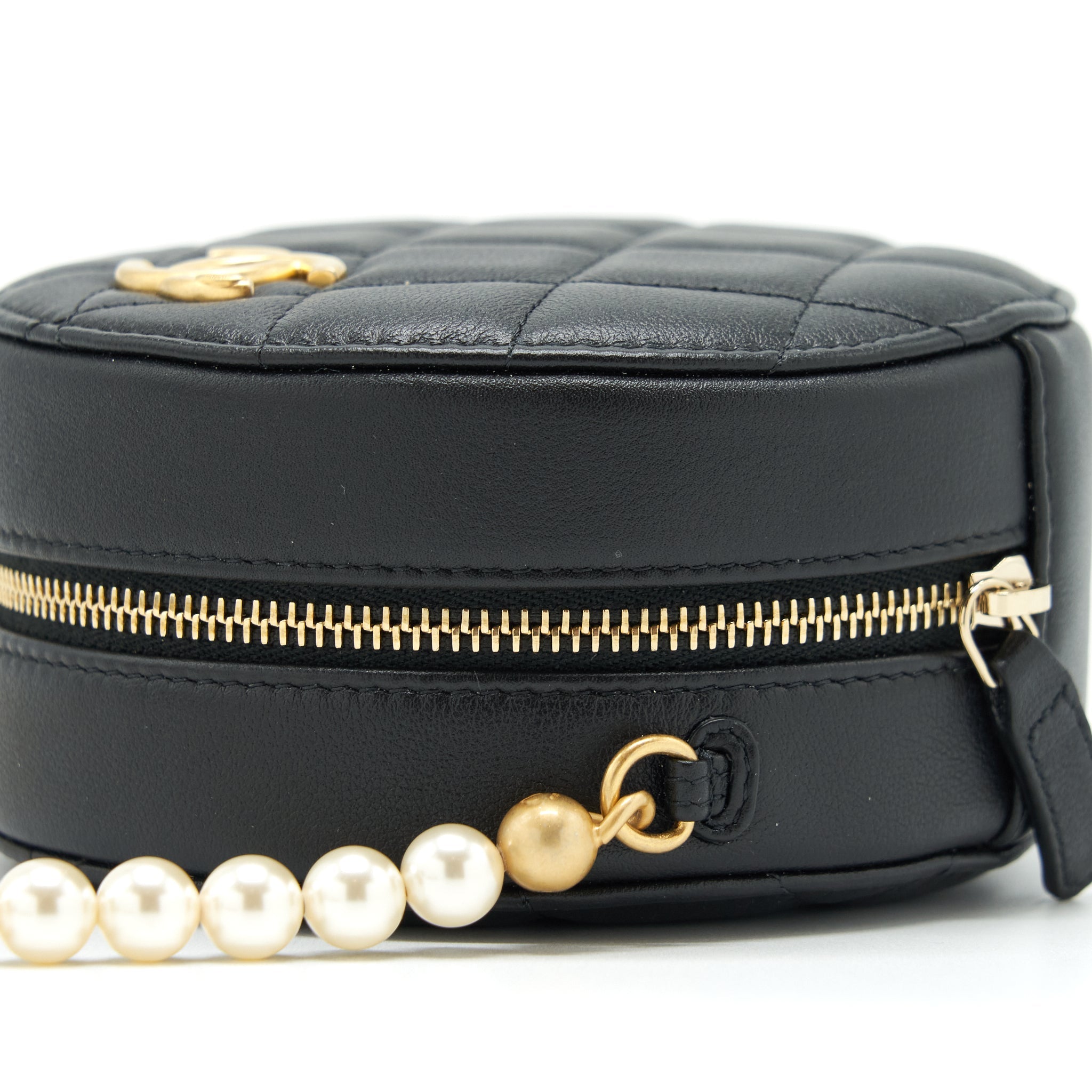 CHANEL PEARL ROUND CLUTCH WITH CHAIN CALFSKIN BLACK GHW