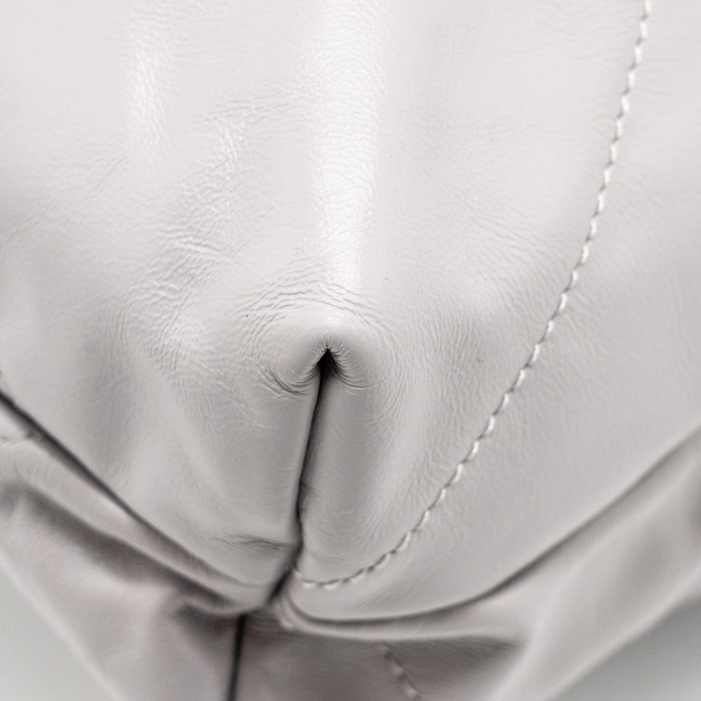 CHANEL MEDIUM 22 BAG SHINY CALFSKIN GREY SHW (MICROCHIP)