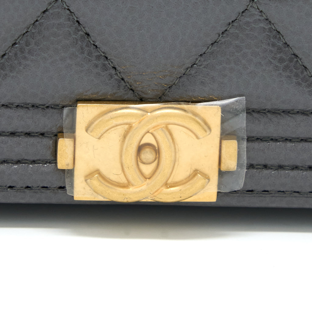 CHANEL 22A BOY WALLET ON CHAIN GRAINED CALFSKIN DARK GREY BRUSHED GHW (MICROCHIP)